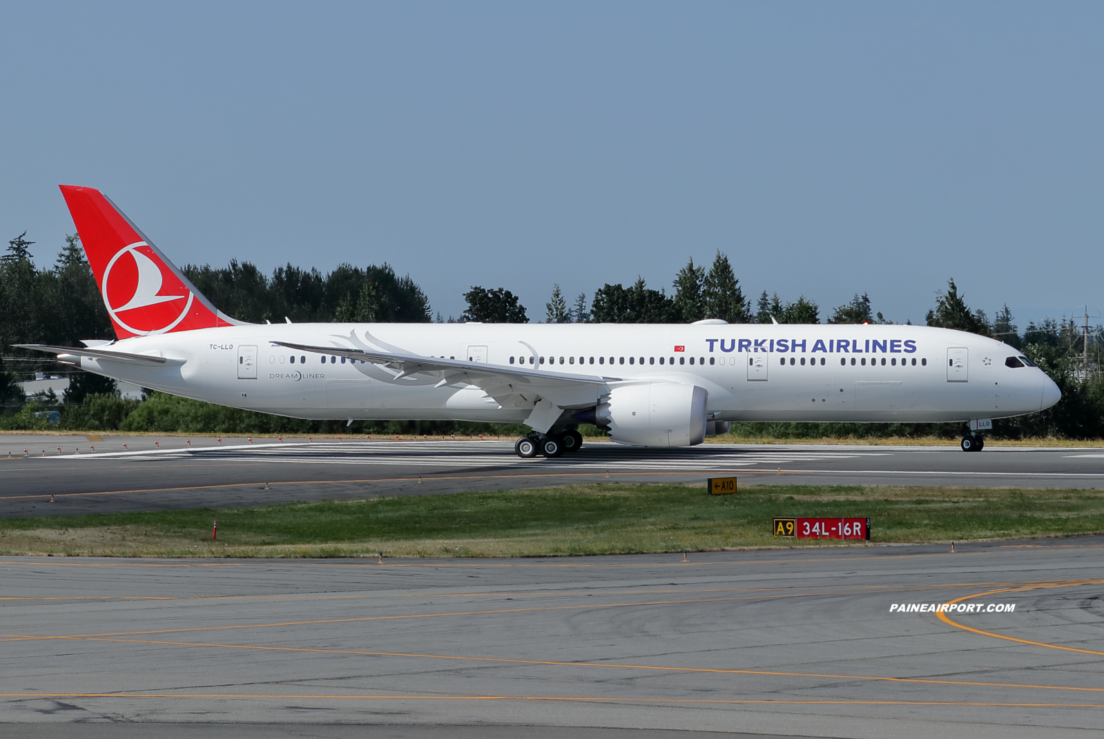 Turkish Airlines TC-LLO at KPAE Paine Field