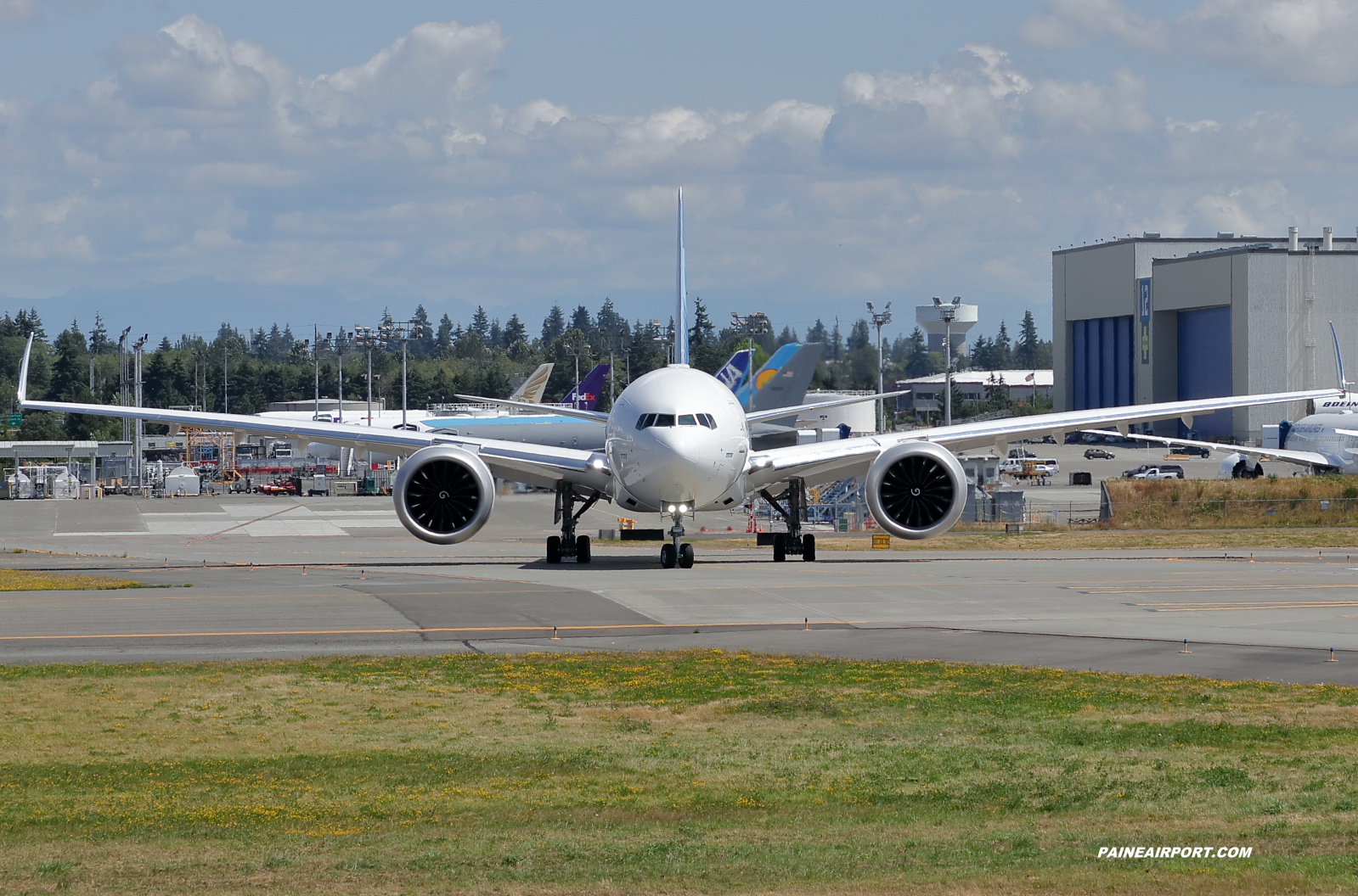 777-9 N779XY at KPAE Paine Field