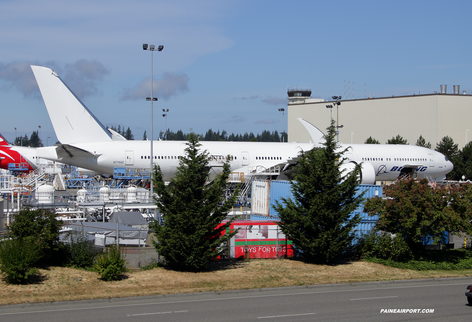 777-9 N779XZ at KPAE Paine Field
