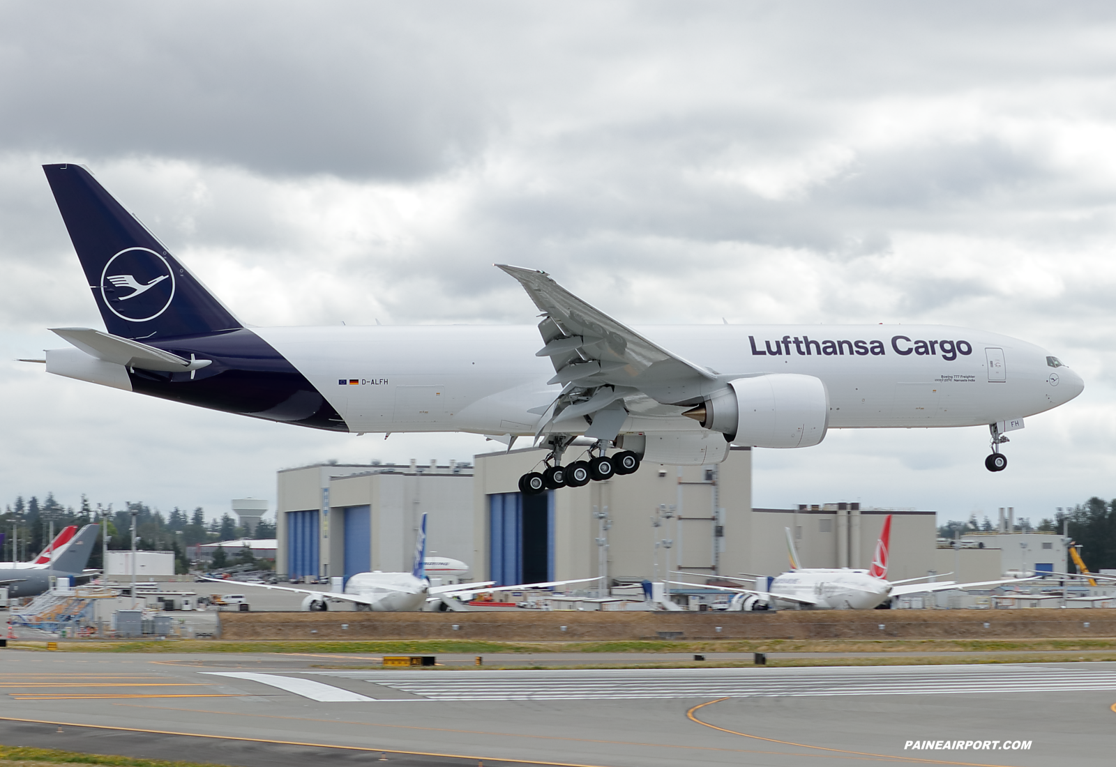 Lufthansa Cargo 777F D-ALFH at KPAE Paine Field