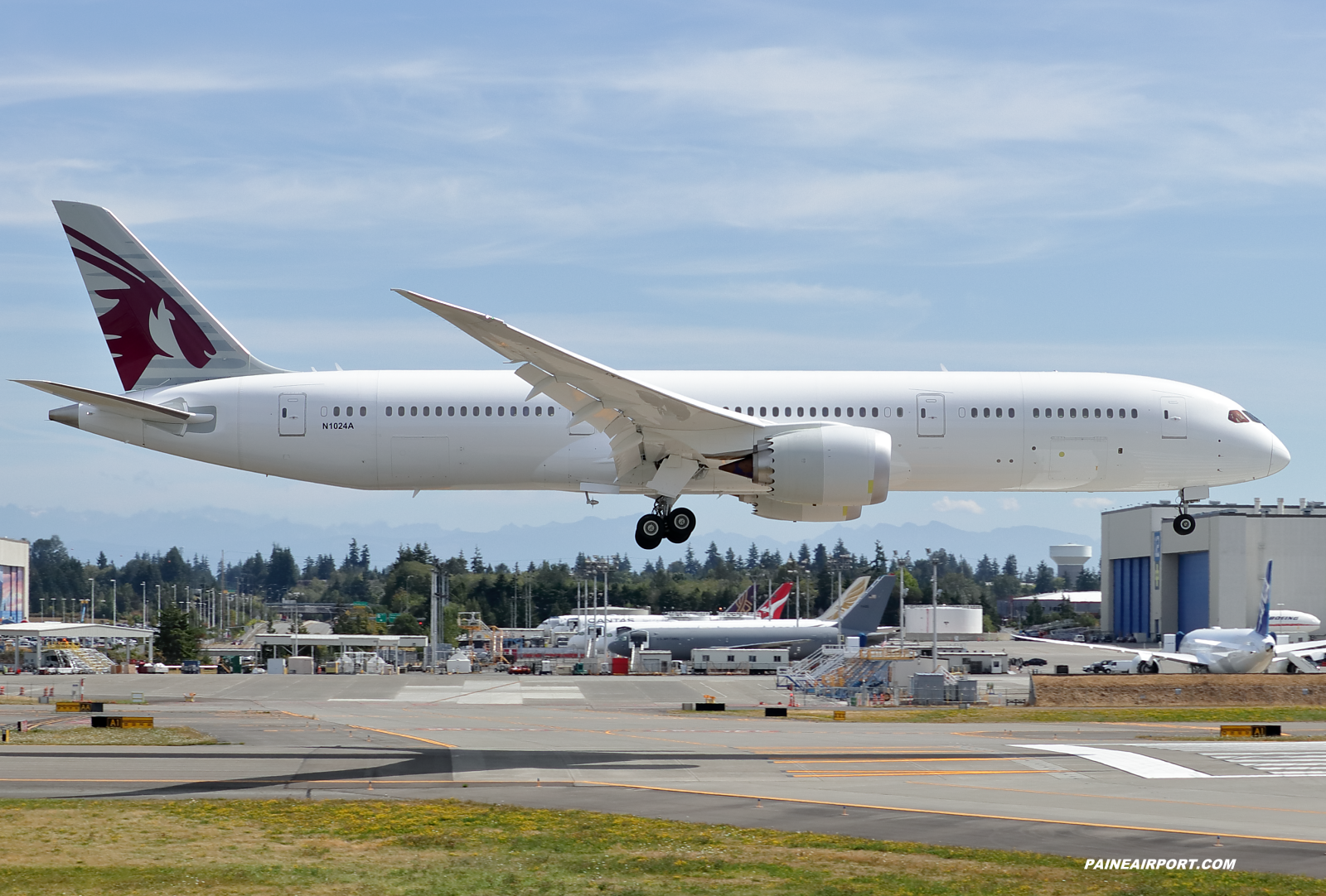 Qatar Airways 787-9 at KPAE Paine Field