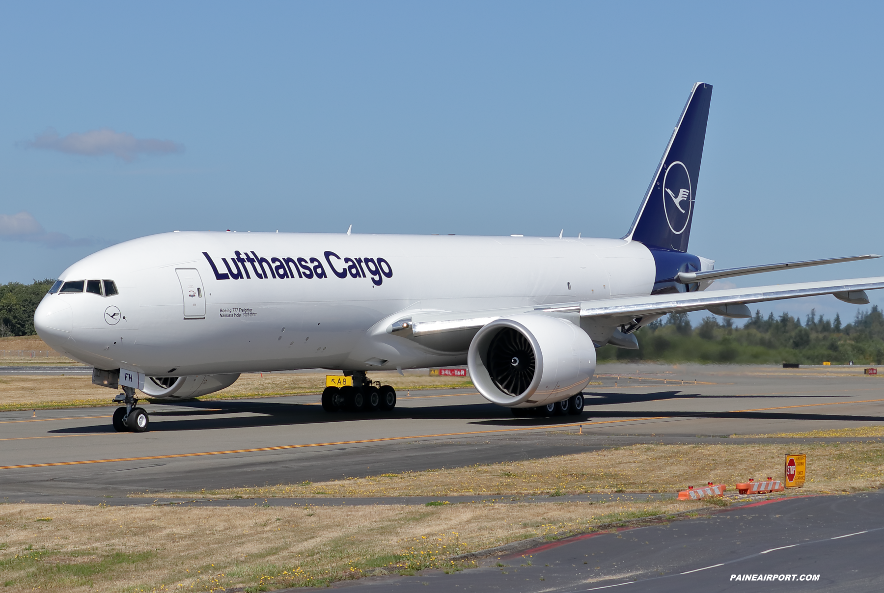 Lufthansa Cargo 777F D-ALFH at KPAE Paine Field