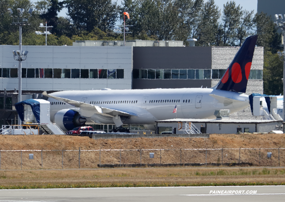 Air Premia 787-9 at KPAE Paine Field