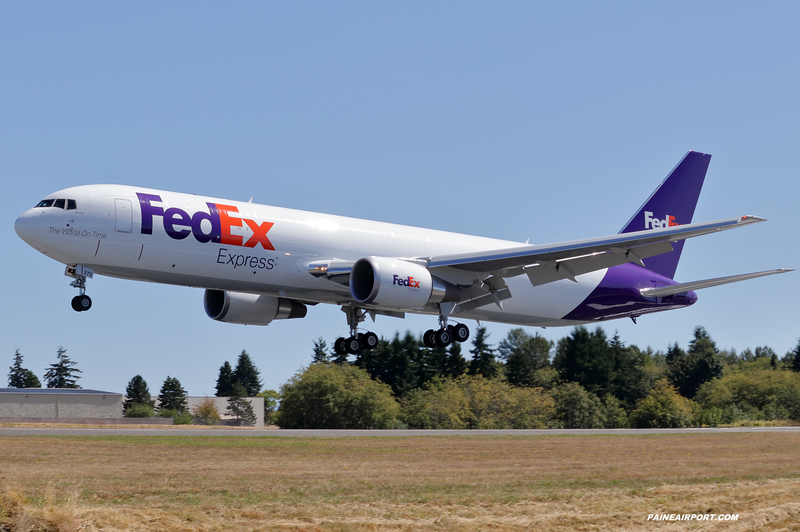 FedEx 767 N272FE at KPAE Paine Field