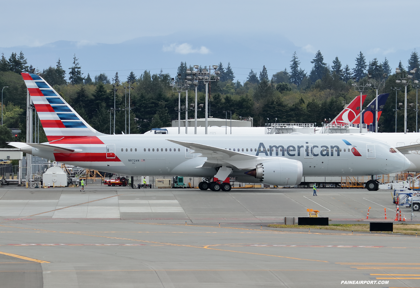 American Airlines 787-8 N872AN at KPAE Paine Field