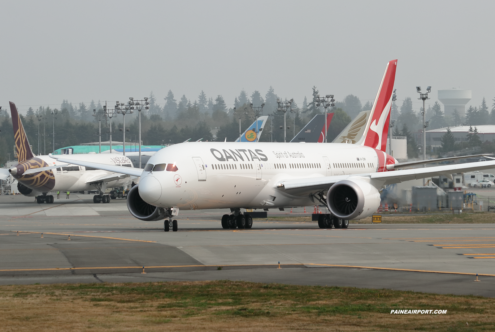 Qantas 787-9 VH-ZNM at KPAE Paine Field