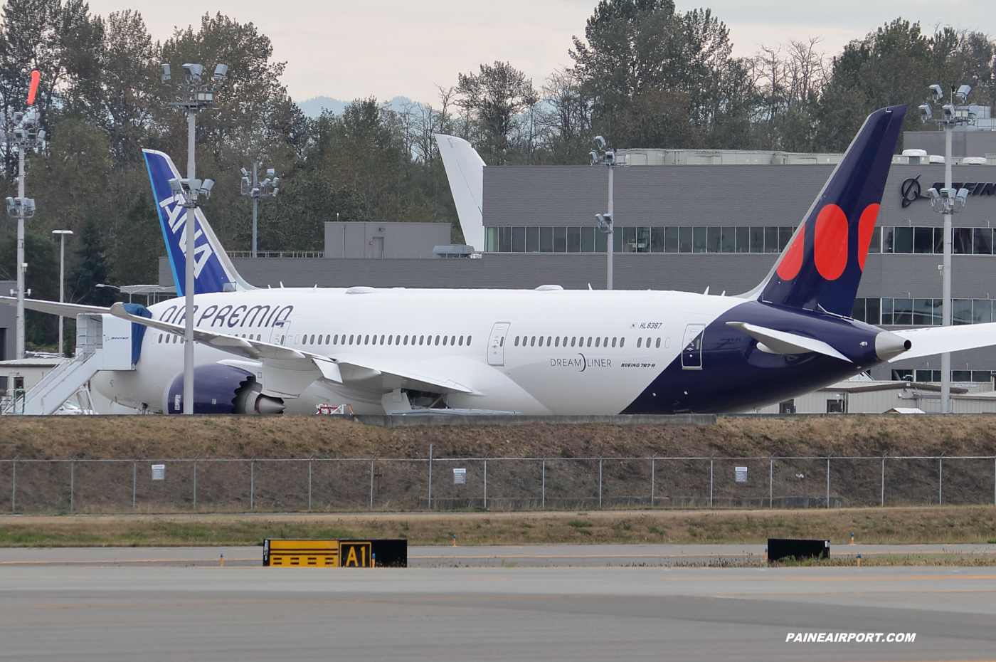 Air Premia 787-9 HL8387 at KPAE Paine Field 