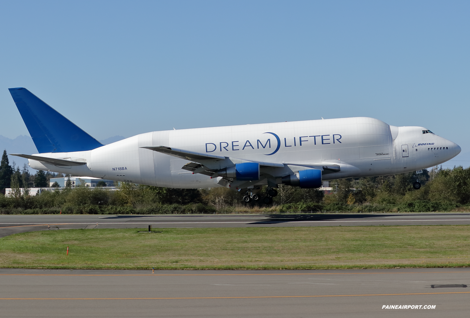 N718BA at KPAE Paine Field