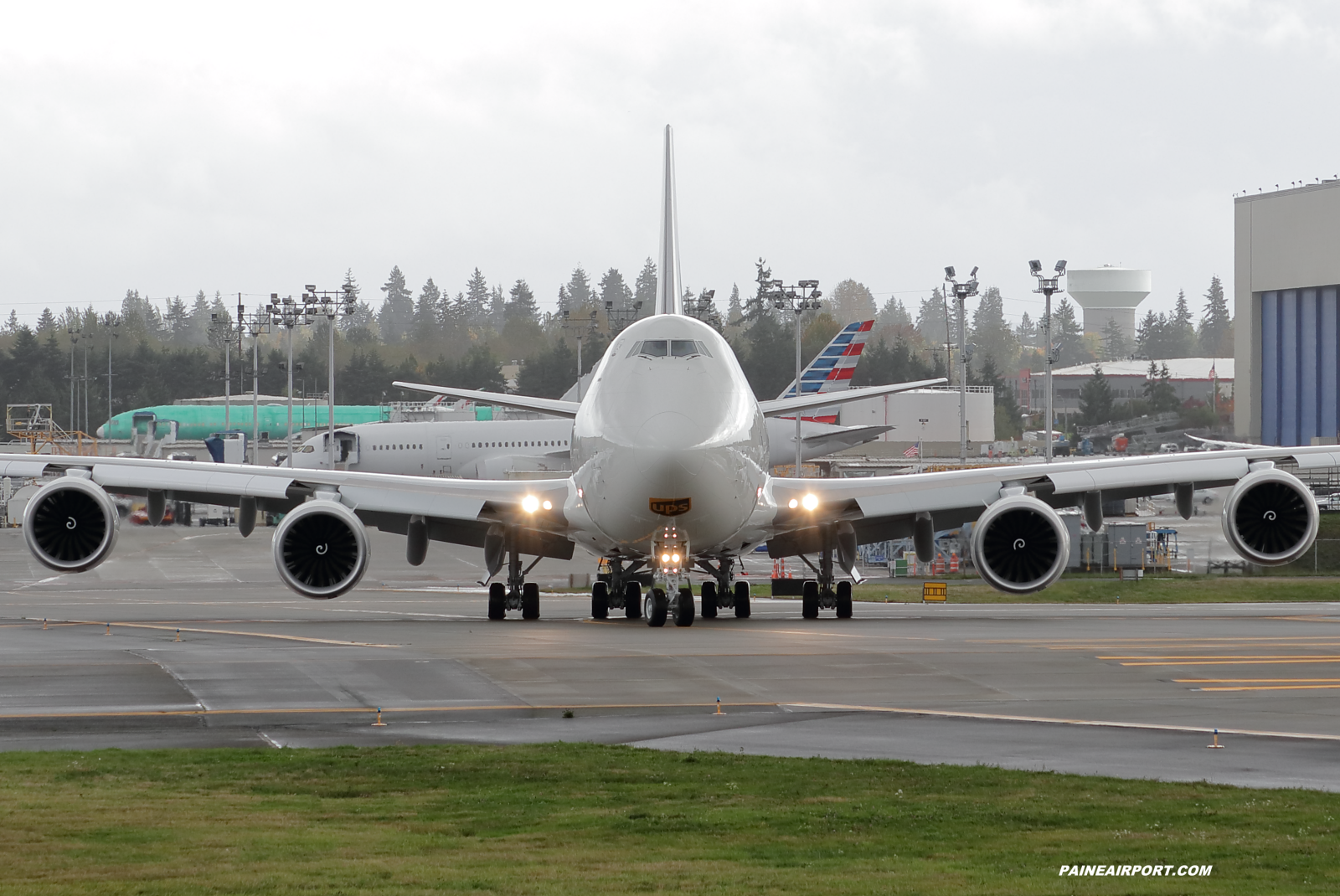 UPS 747-8F N623UP at KPAE Paine Field