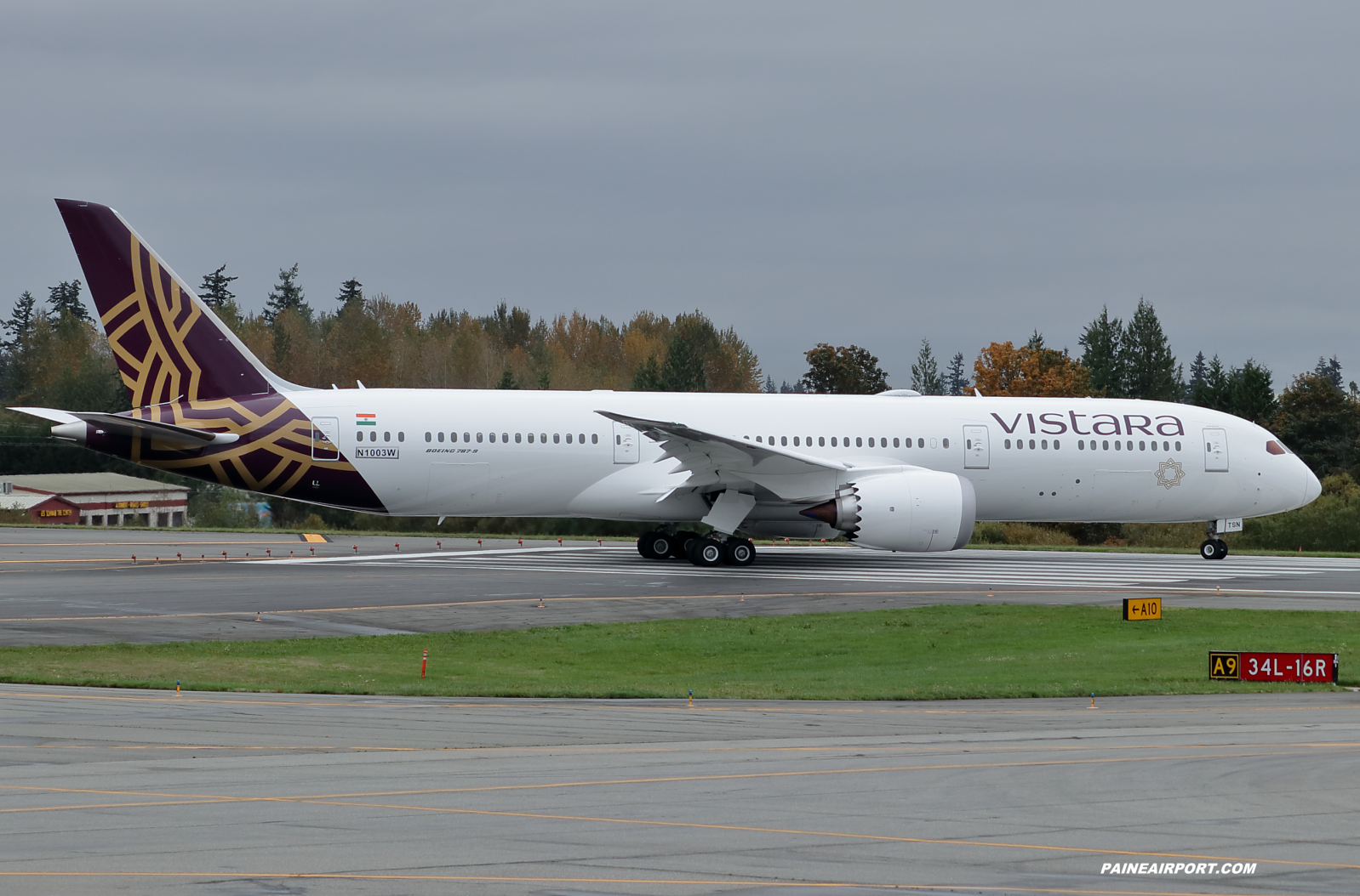 Vistara 787-9 VT-TSN at KPAE Paine Field