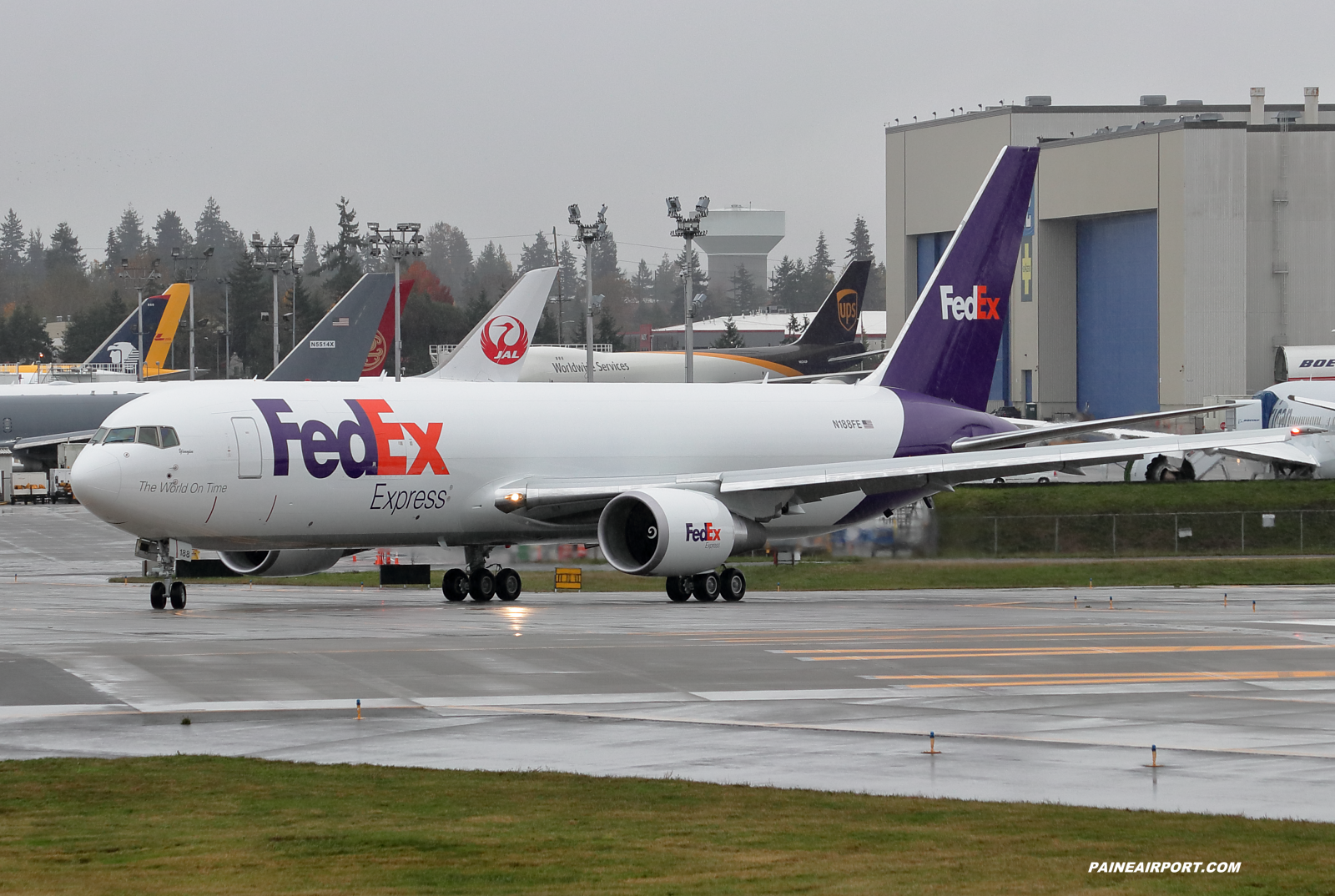 FedEx 767 N188FE at KPAE Paine Field 
