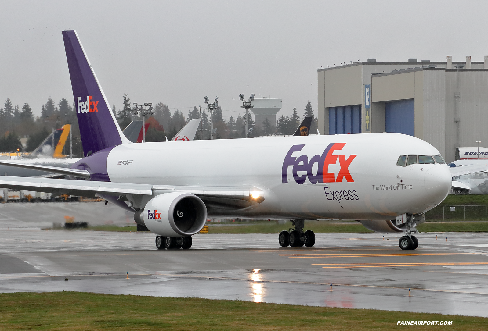 FedEx 767 N188FE at KPAE Paine Field 