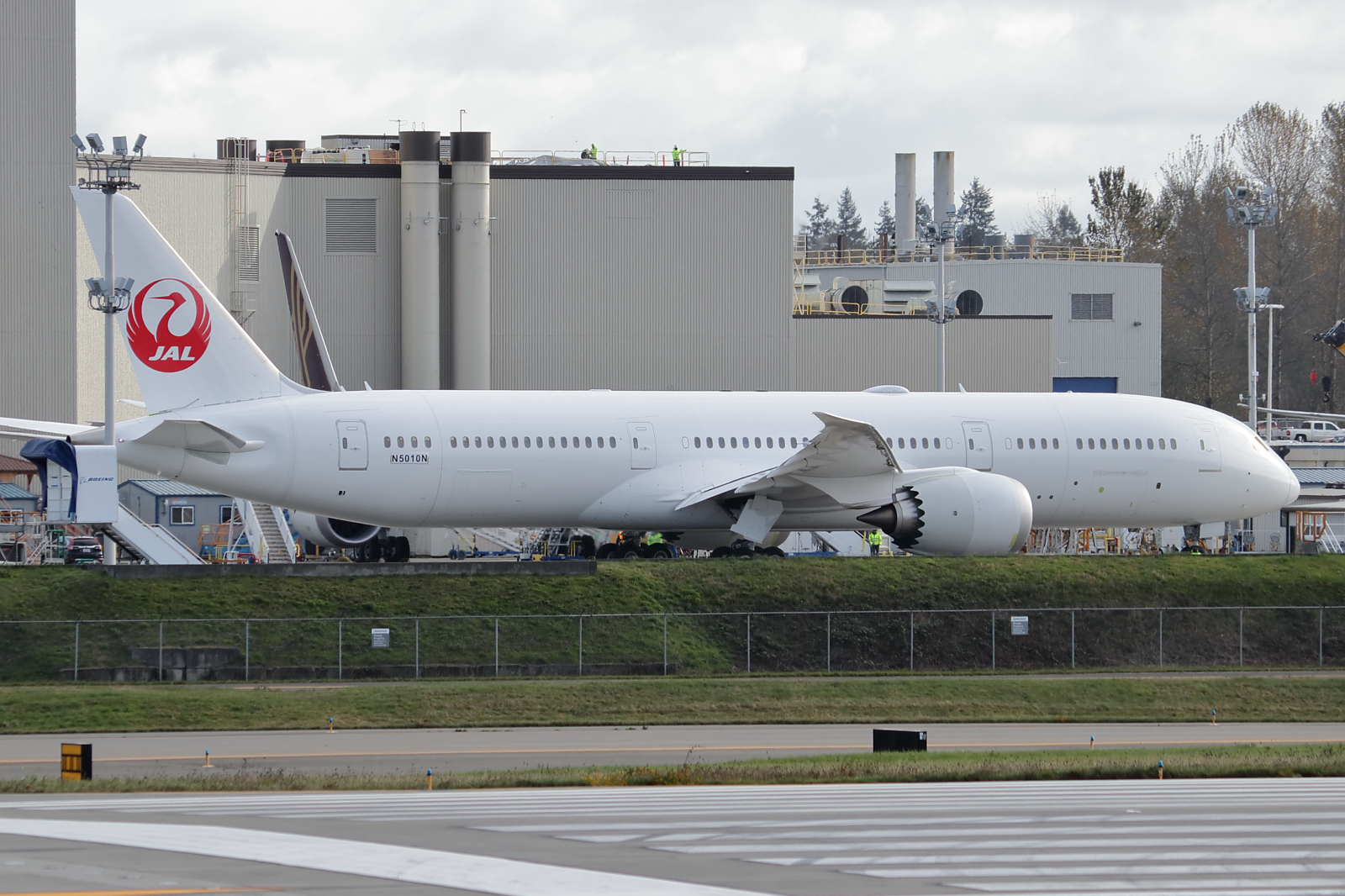 Japan Airlines 777-9 at KPAE Paine Field