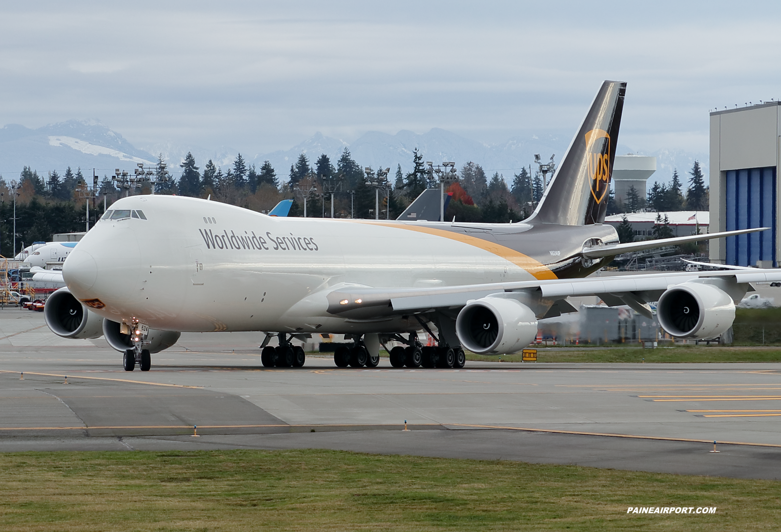 UPS 747-8F N624UP at KPAE Paine Field 