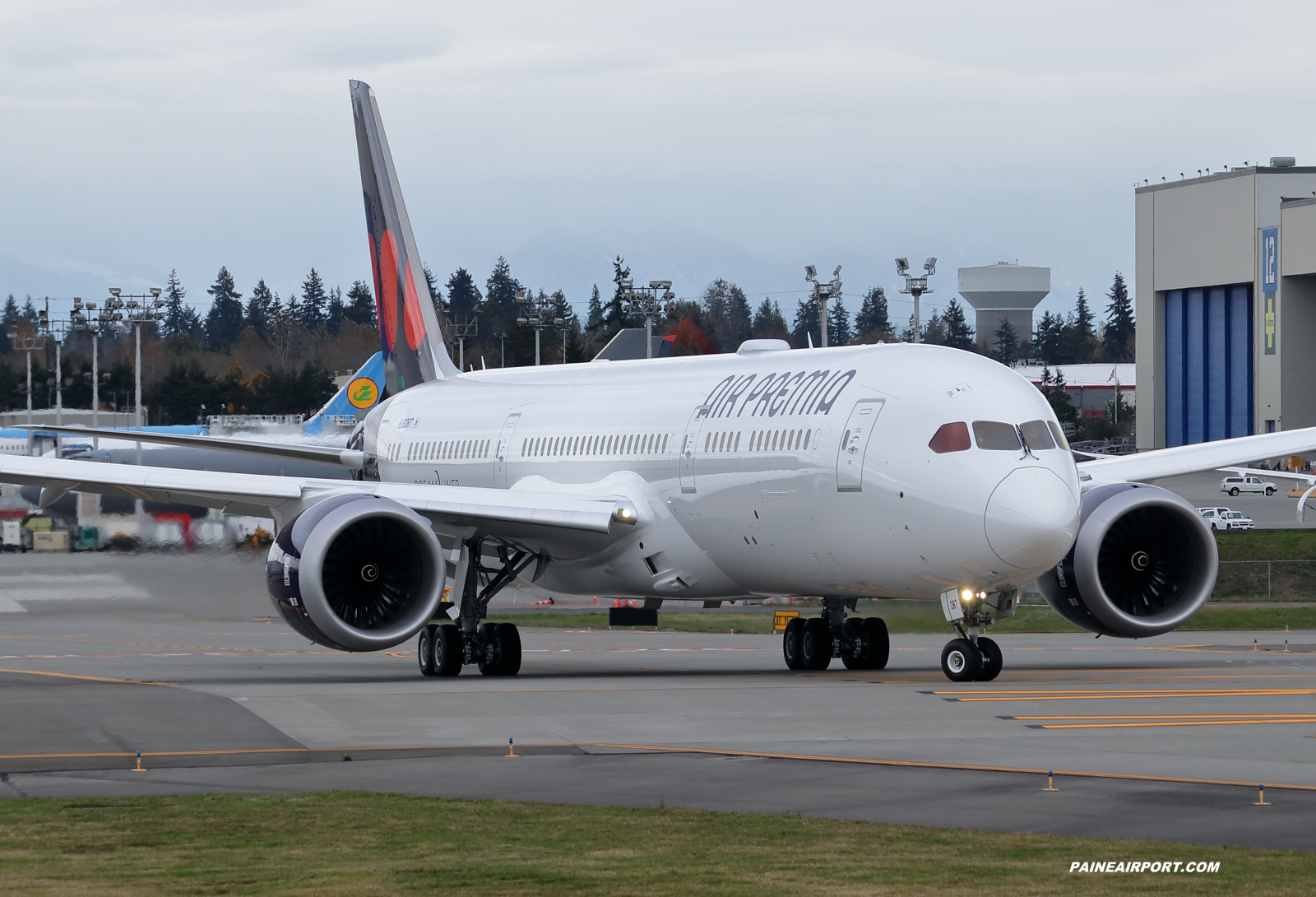 Air Premia 787-9 HL8387 at KPAE Paine Field