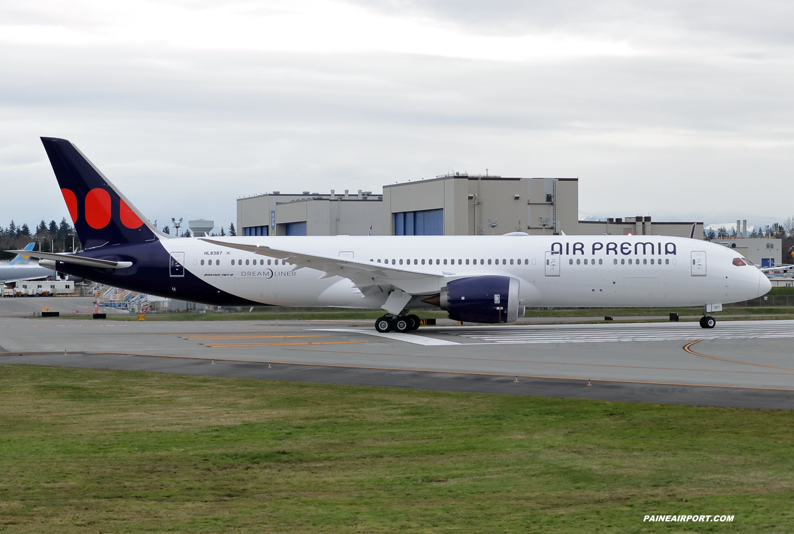 Air Premia 787-9 HL8387 at KPAE Paine Field