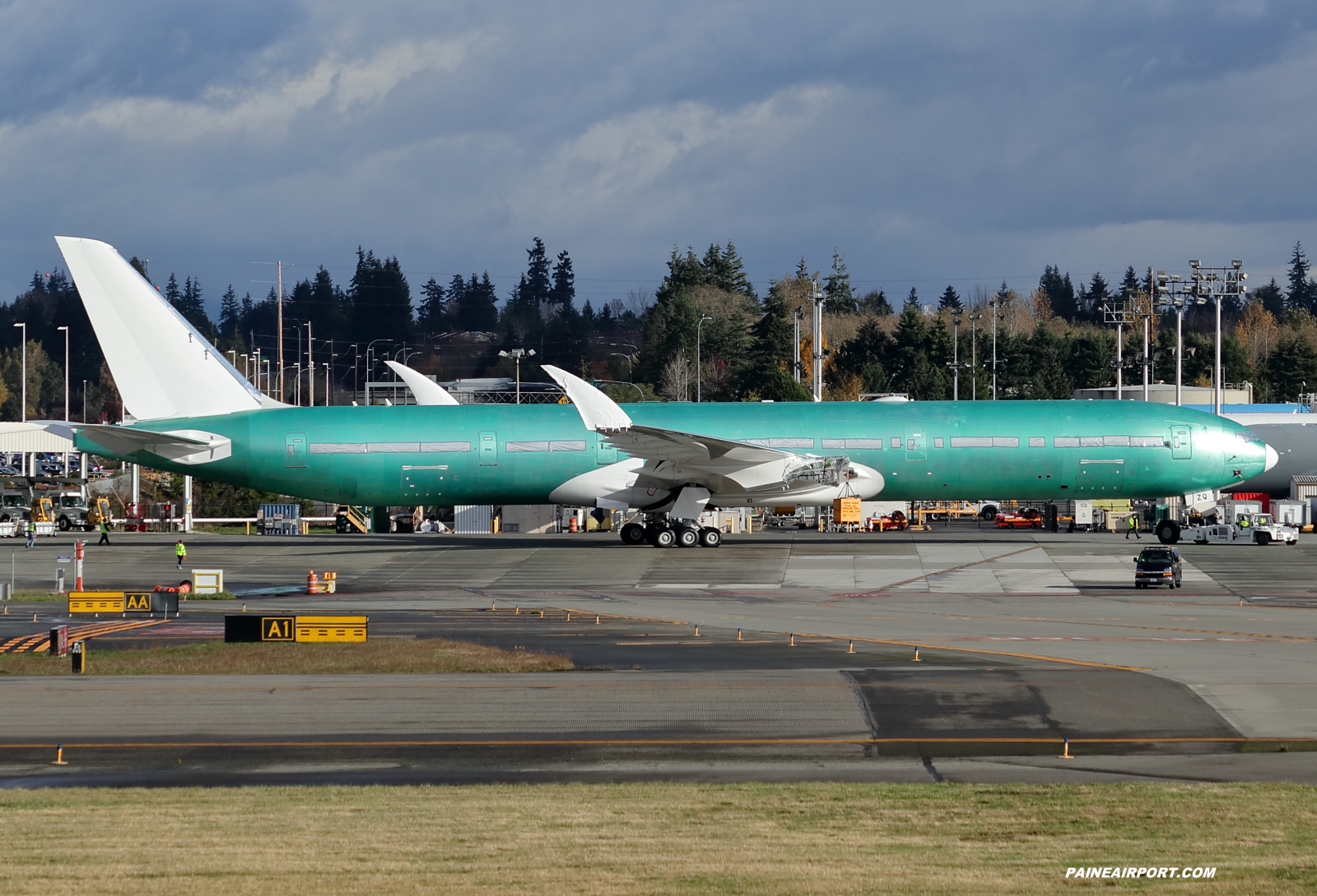 Emirates 777-9 A6-EZQ at KPAE Paine Field