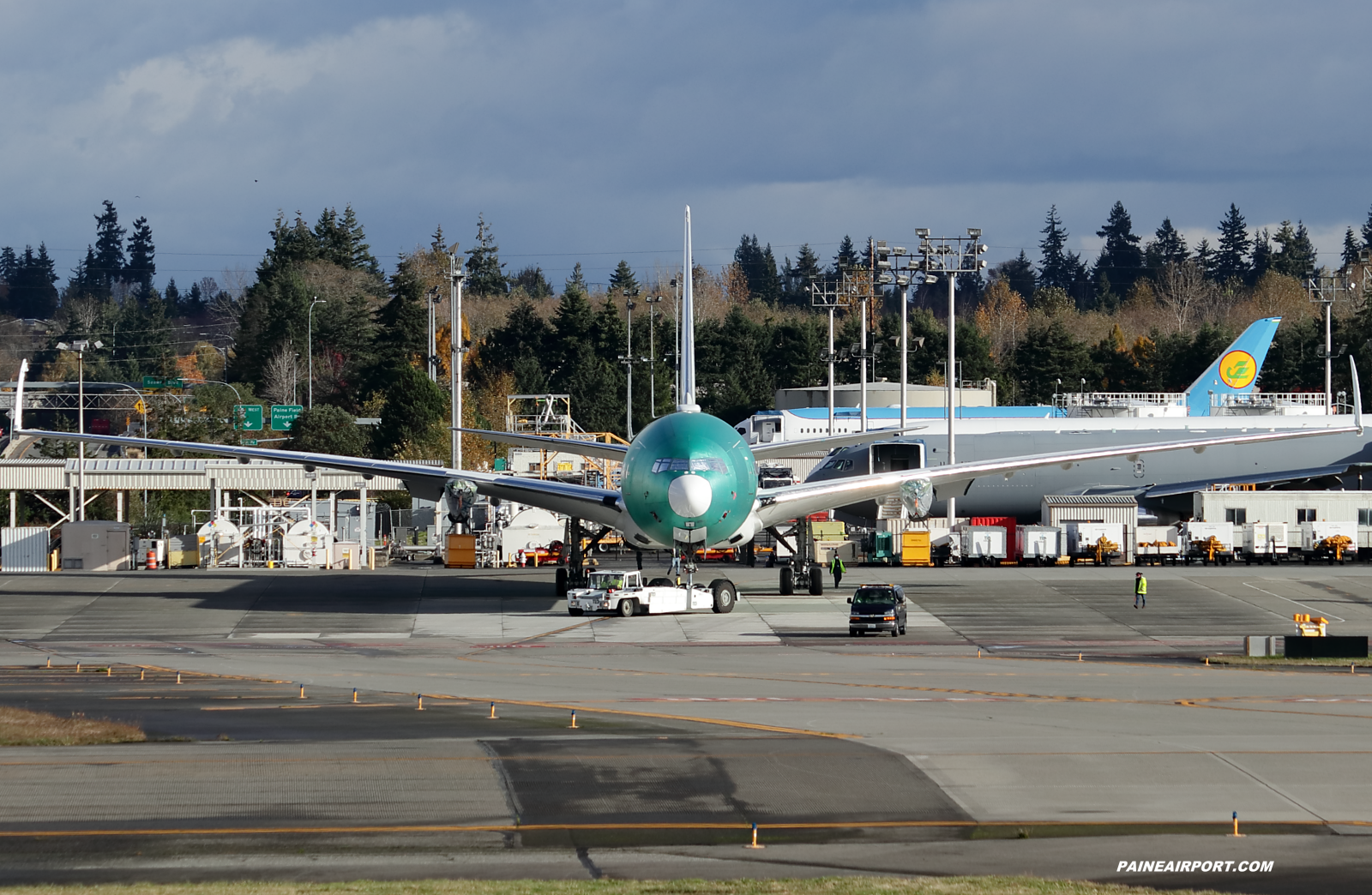 Emirates 777-9 A6-EZQ at KPAE Paine Field