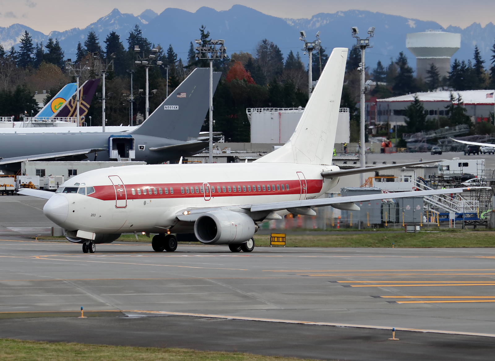 N859WP at KPAE Paine Field