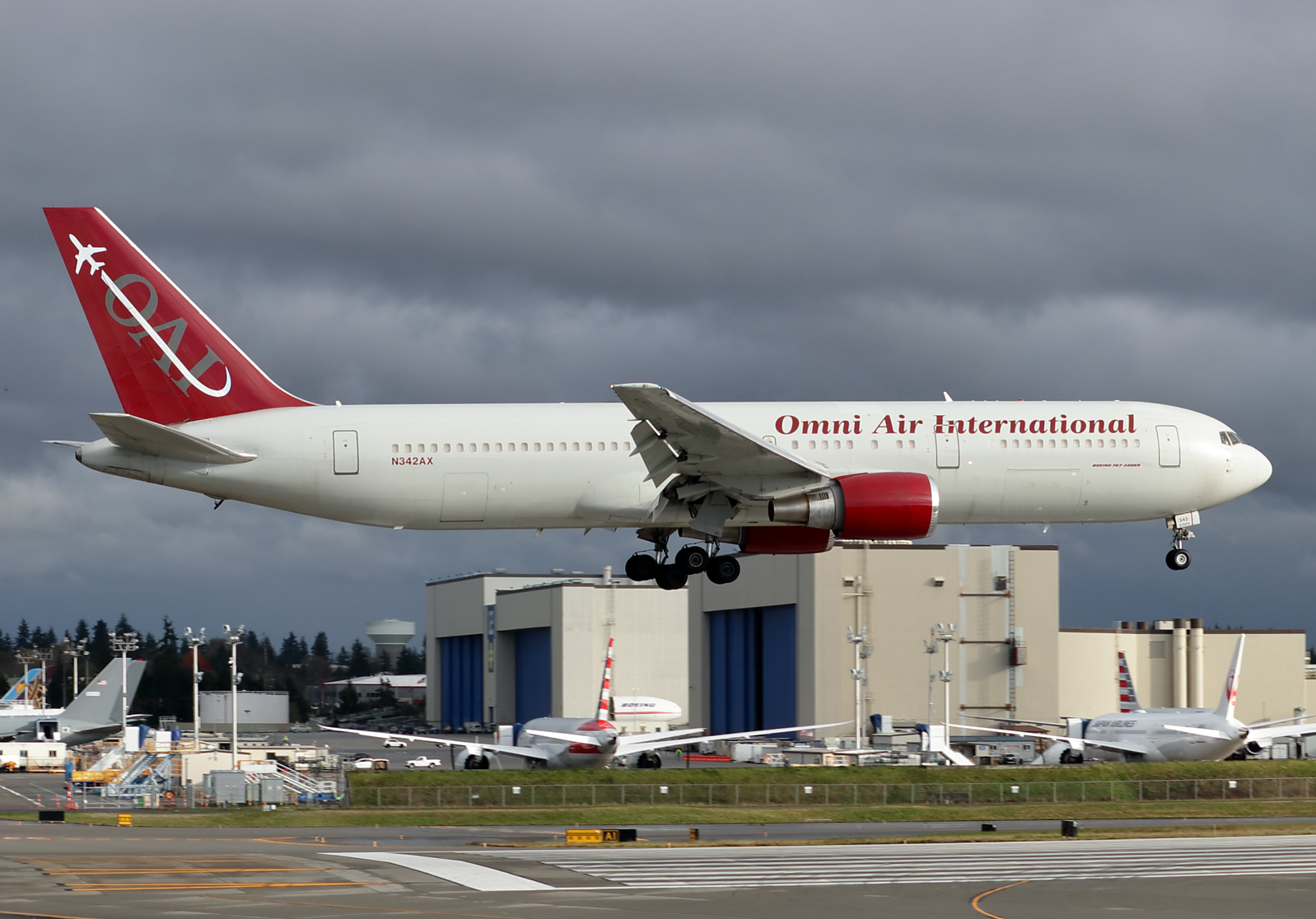 Omni Air 767 N342AX at KPAE Paine Field 
