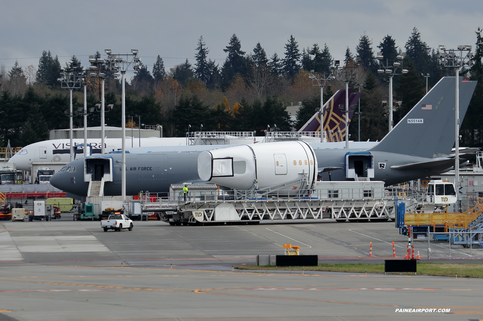787 47/48 section at KPAE Paine Field