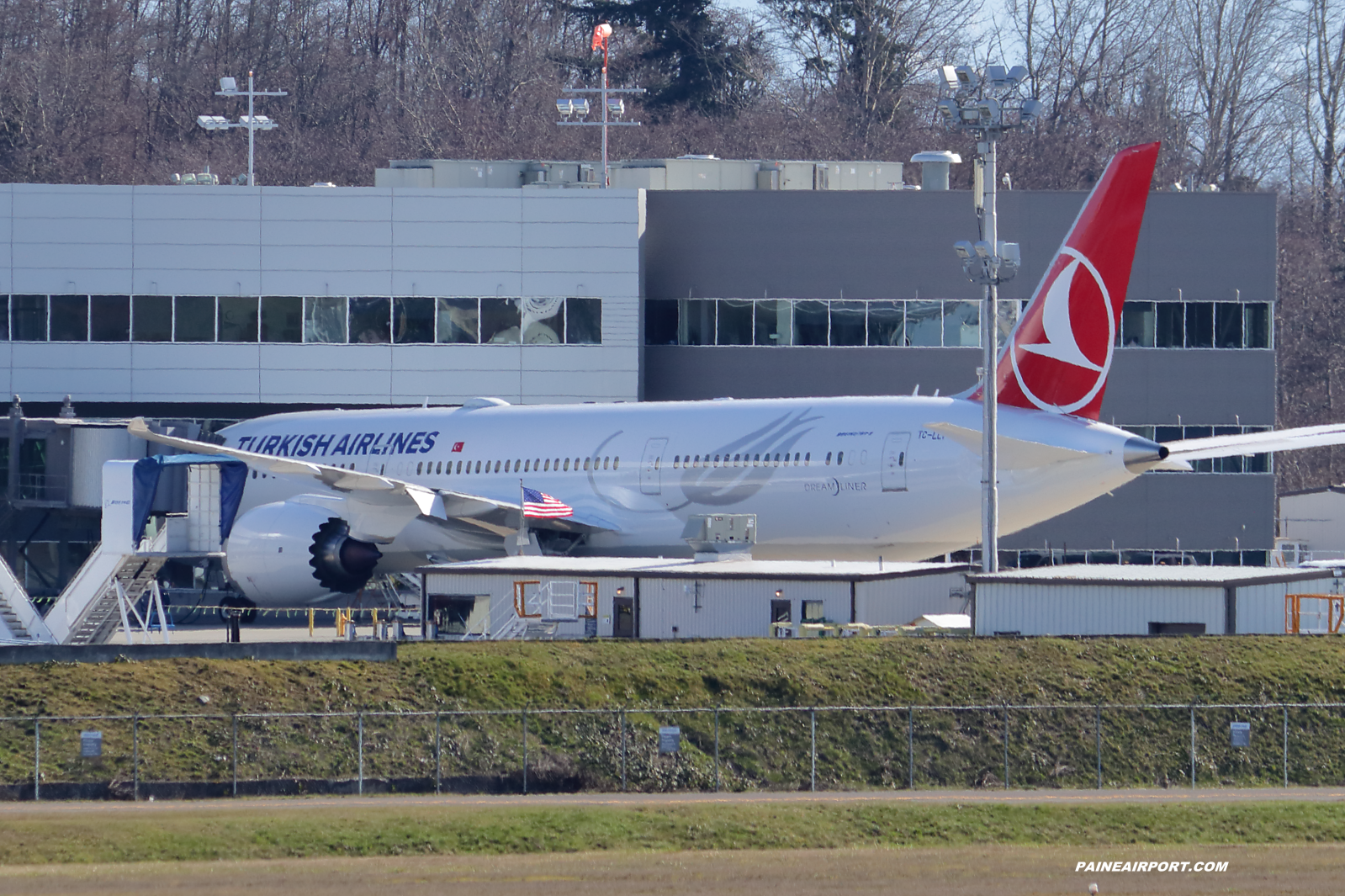 Turkish Airlines 787-9 TC-LLI at Paine Field