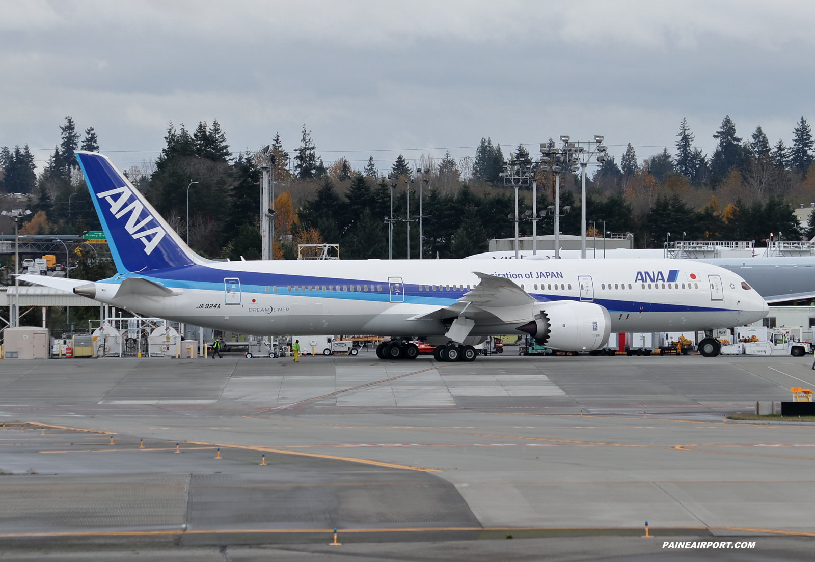 ANA 787-9 JA924A at KPAE Paine Field