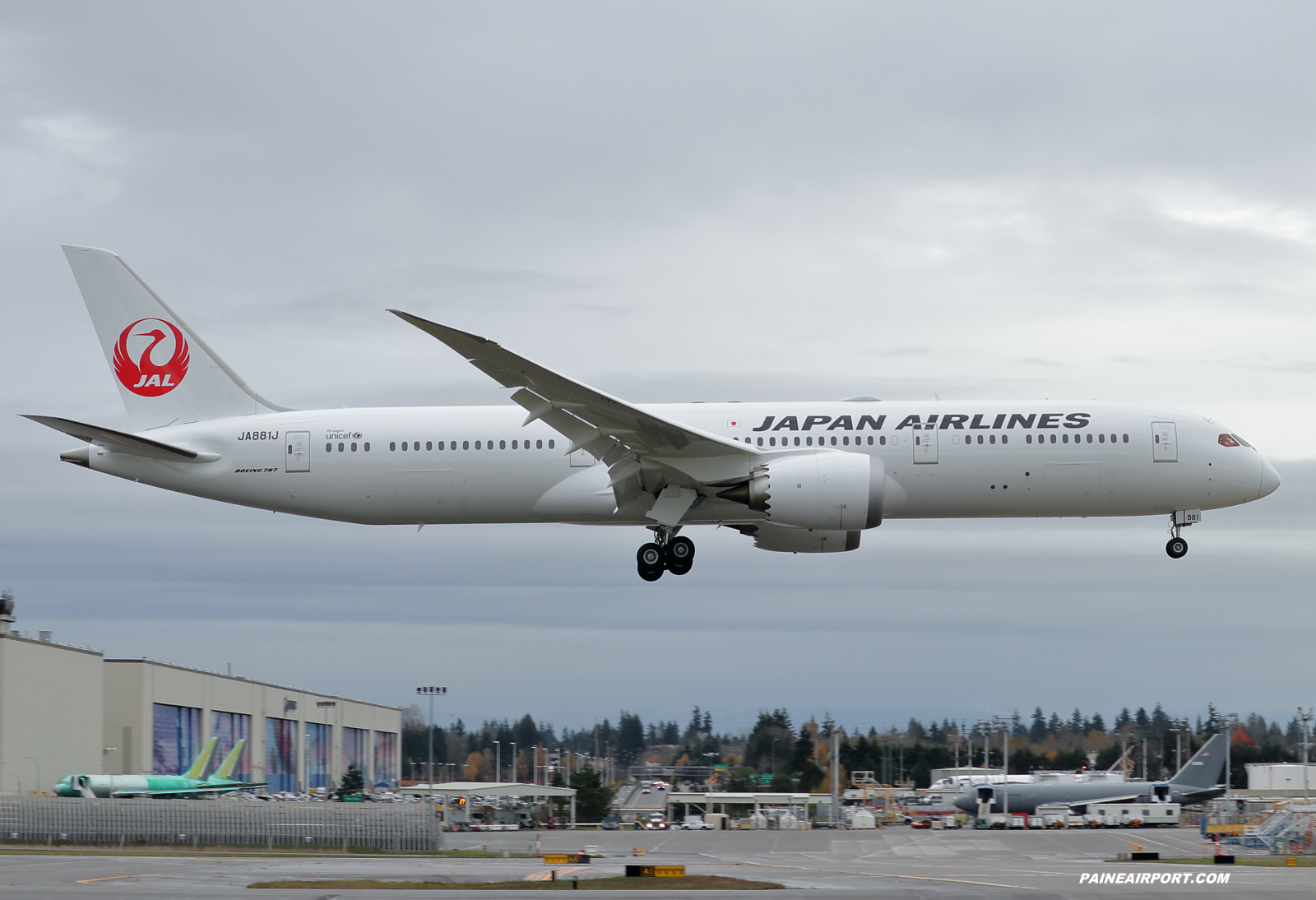 Japan Airlines 787-9 JA881J at KPAE Paine Fiel