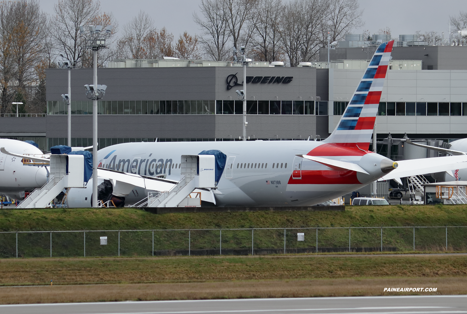 American Airlines 787-8 N873BB at KPAE Paine Field