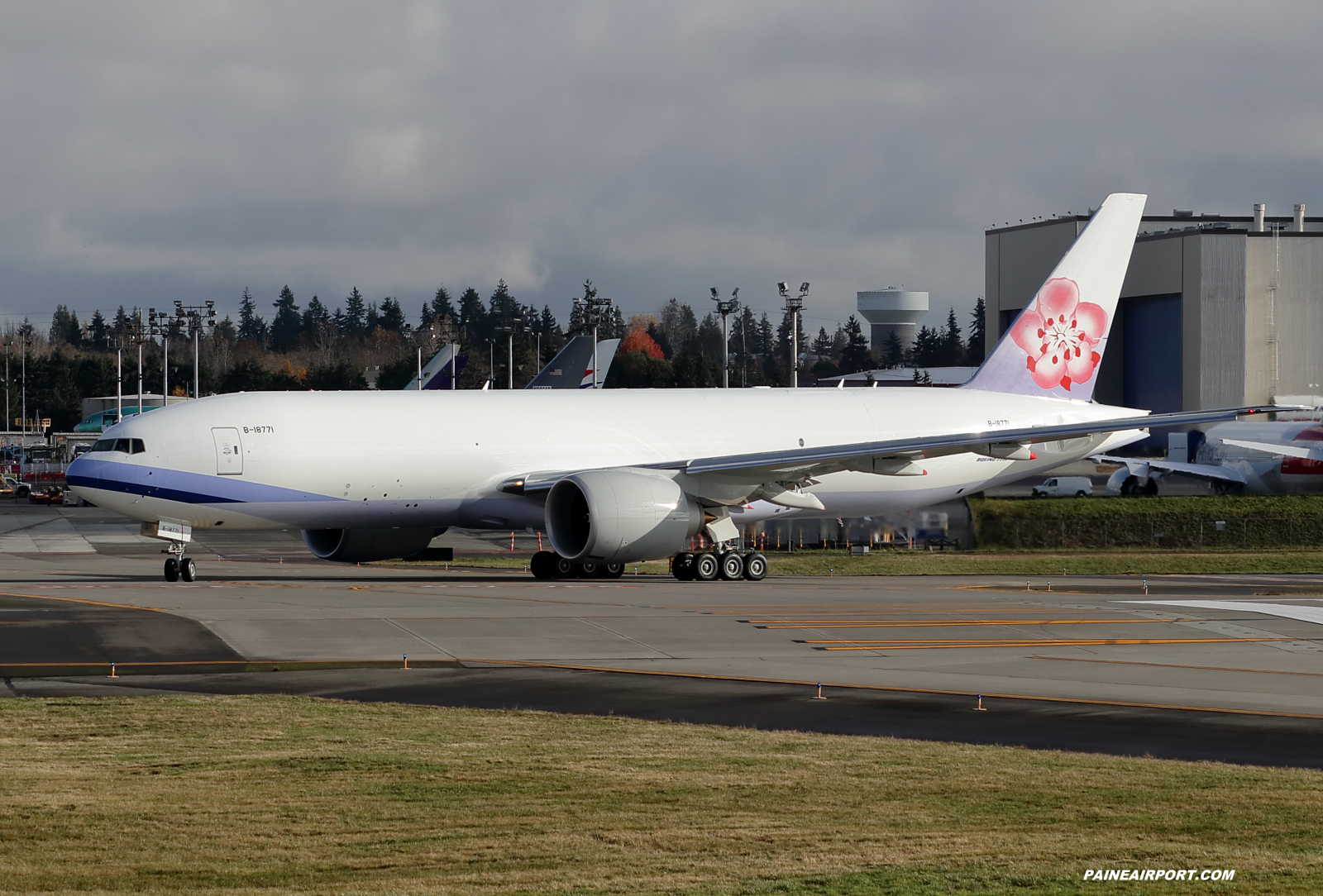 China Airlines 777F B-18771 at KPAE Paine Field