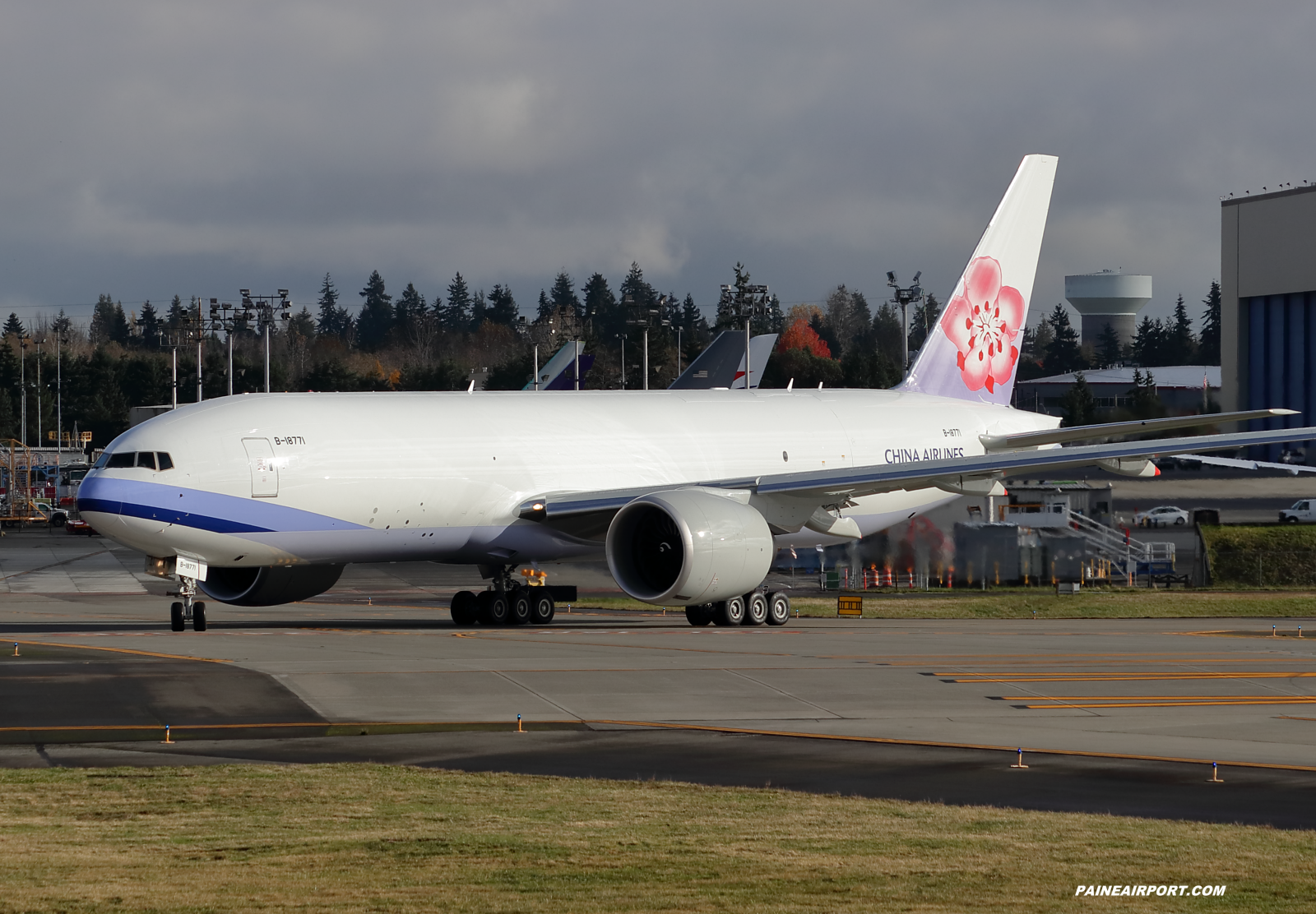 China Airlines 777F B-18771 at KPAE Paine Field