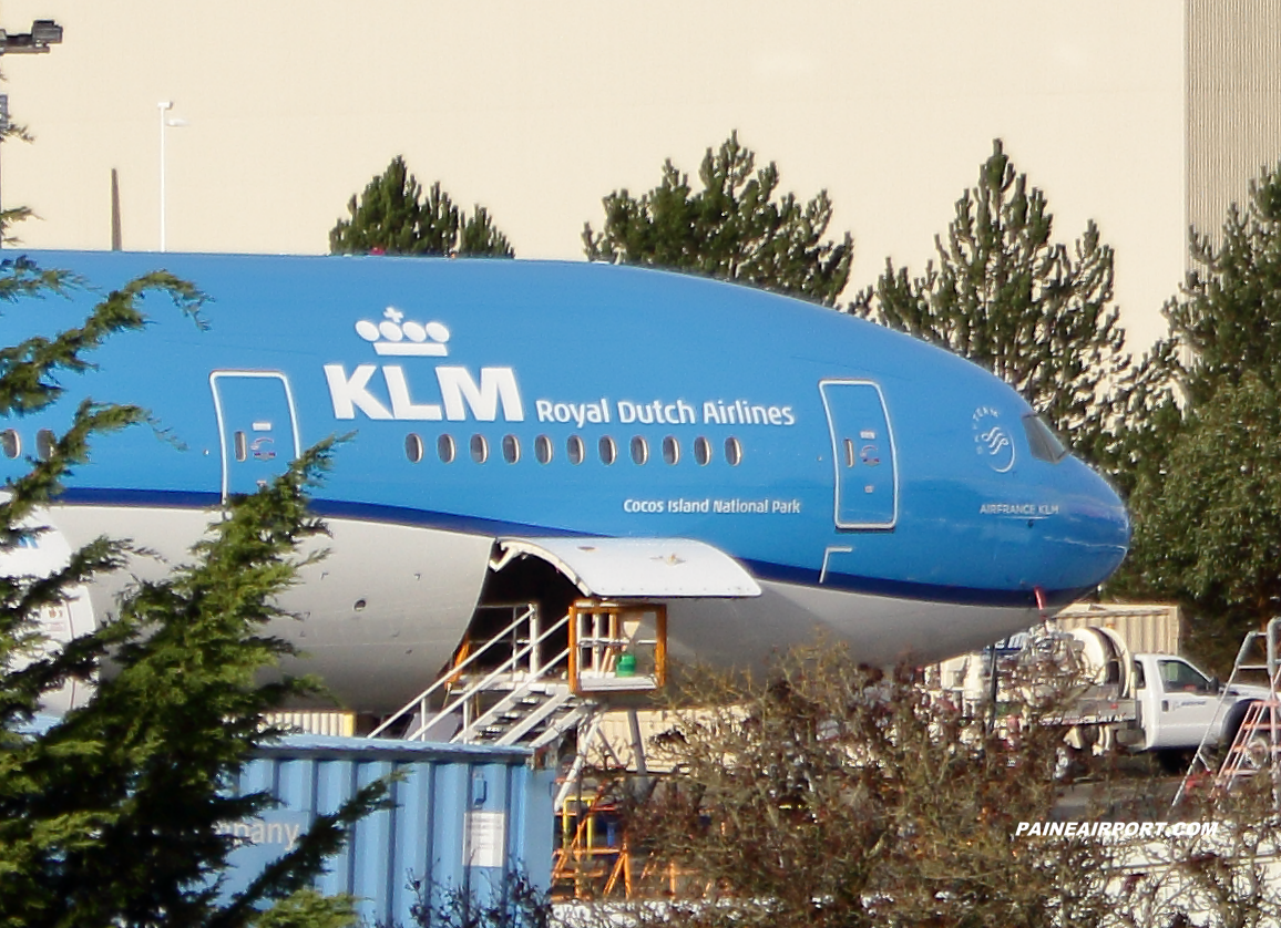 KLM 777 PH-BVV at KPAE Paine Field