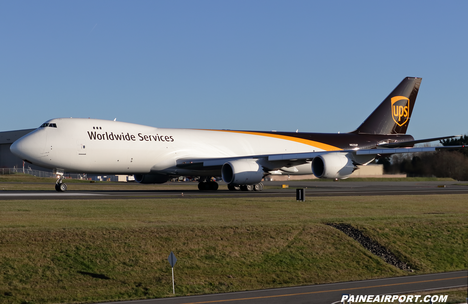 UPS 747-8F N625UP at KPAE Paine Field