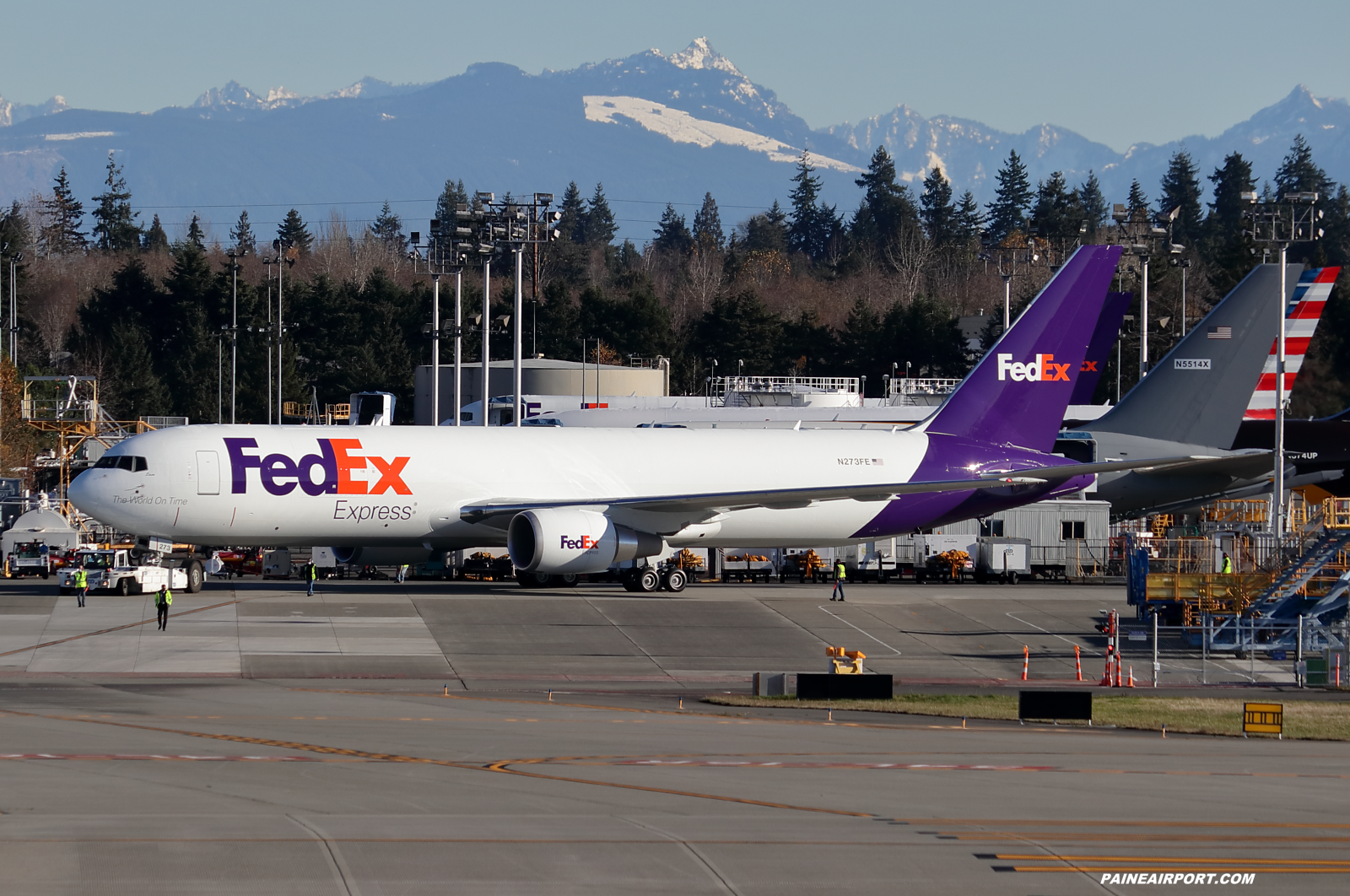FedEx 767 N273FE at KPAE Paine Field