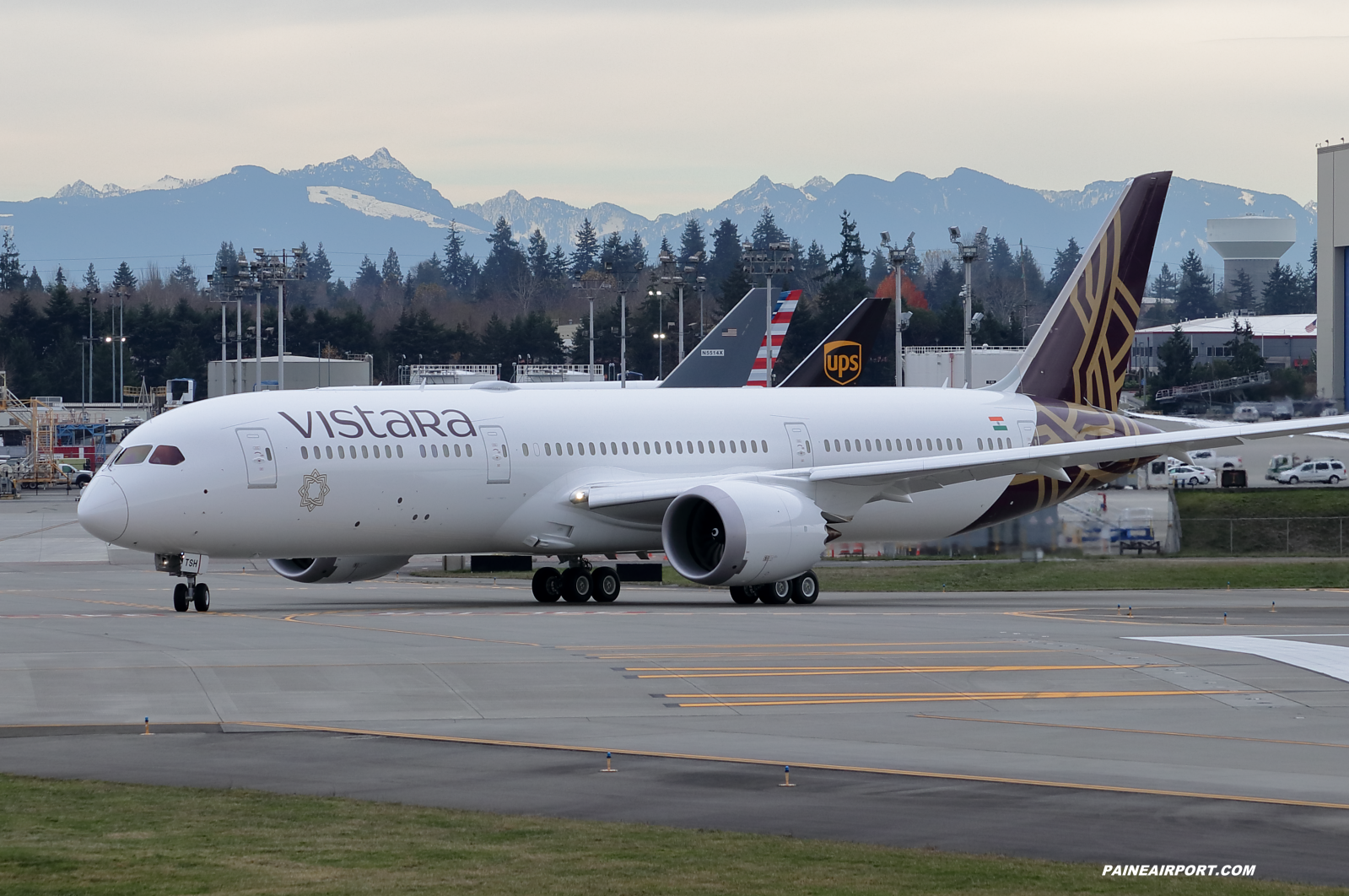 Vistara 787-9 VT-TSH at KPAE Paine Field