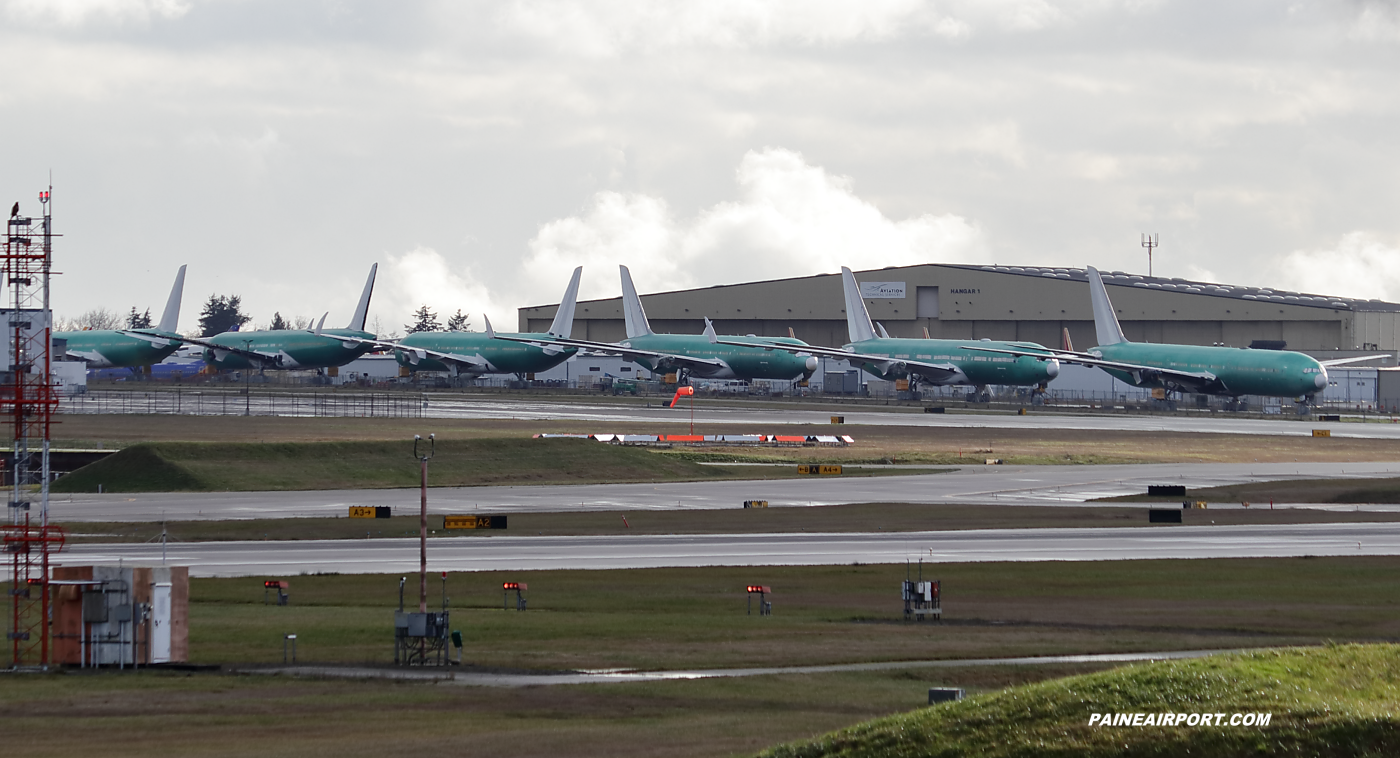 Runway 11/29 at KPAE Paine Field