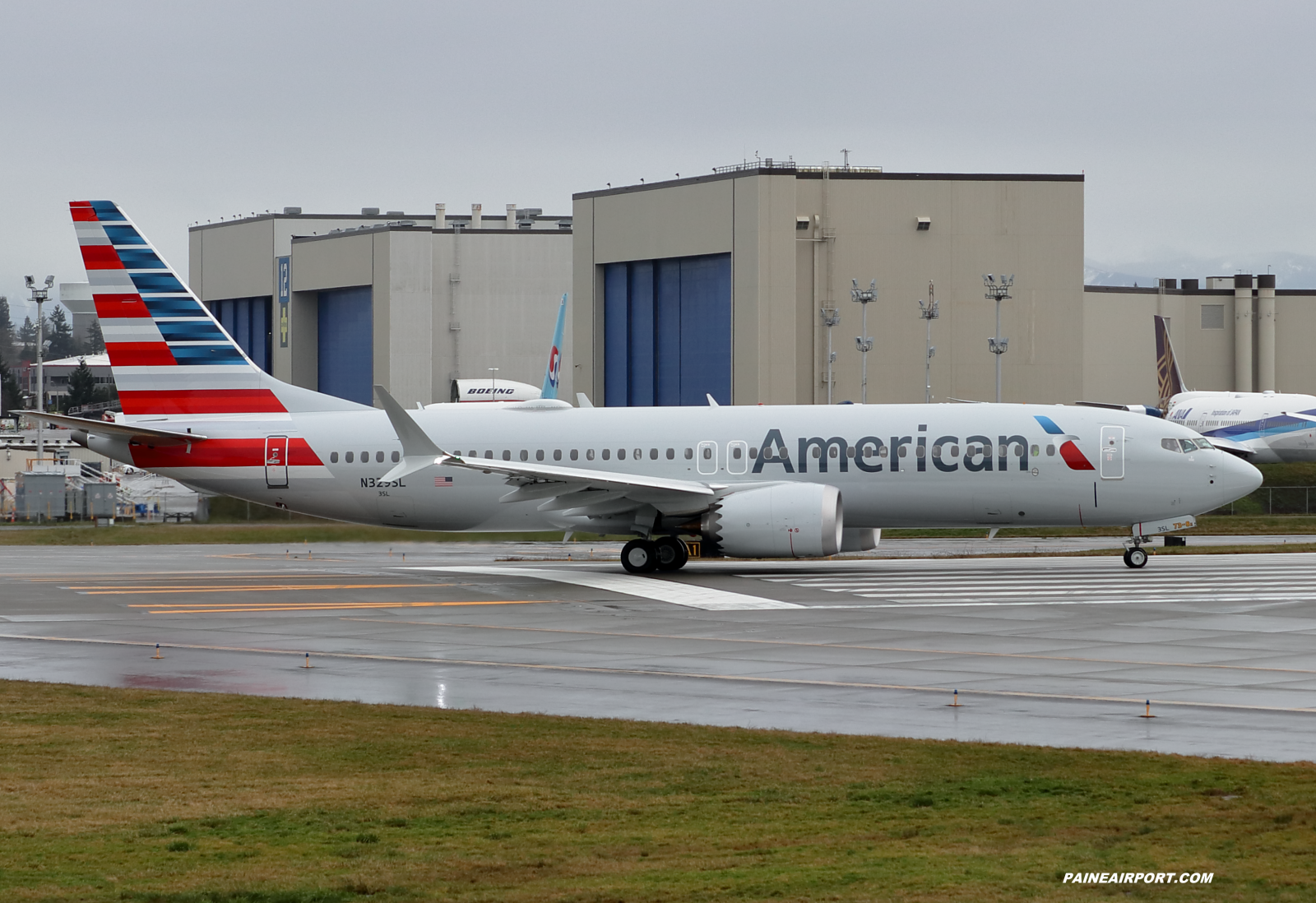 American Airlines 737N329SL at KPAE Paine Field