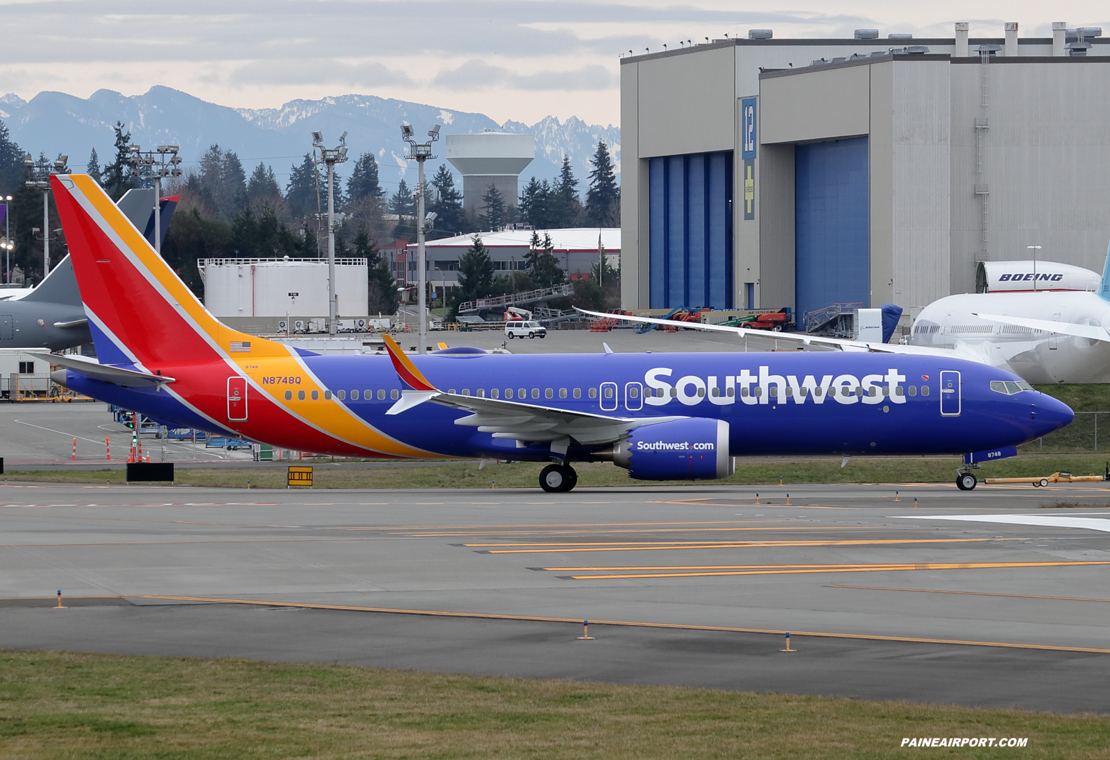 Southwest Airlines 737 N8748Q at KPAE Paine Field