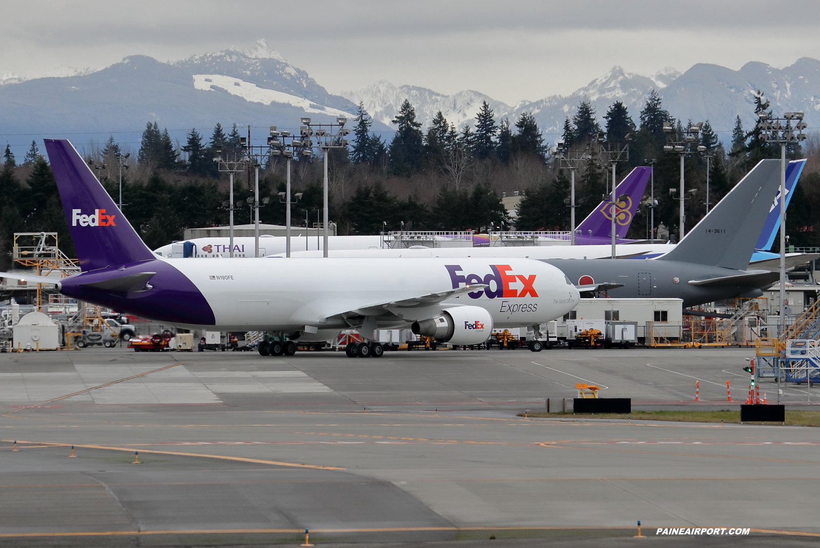 FedEx 767 N190FE at KPAE Paine Field