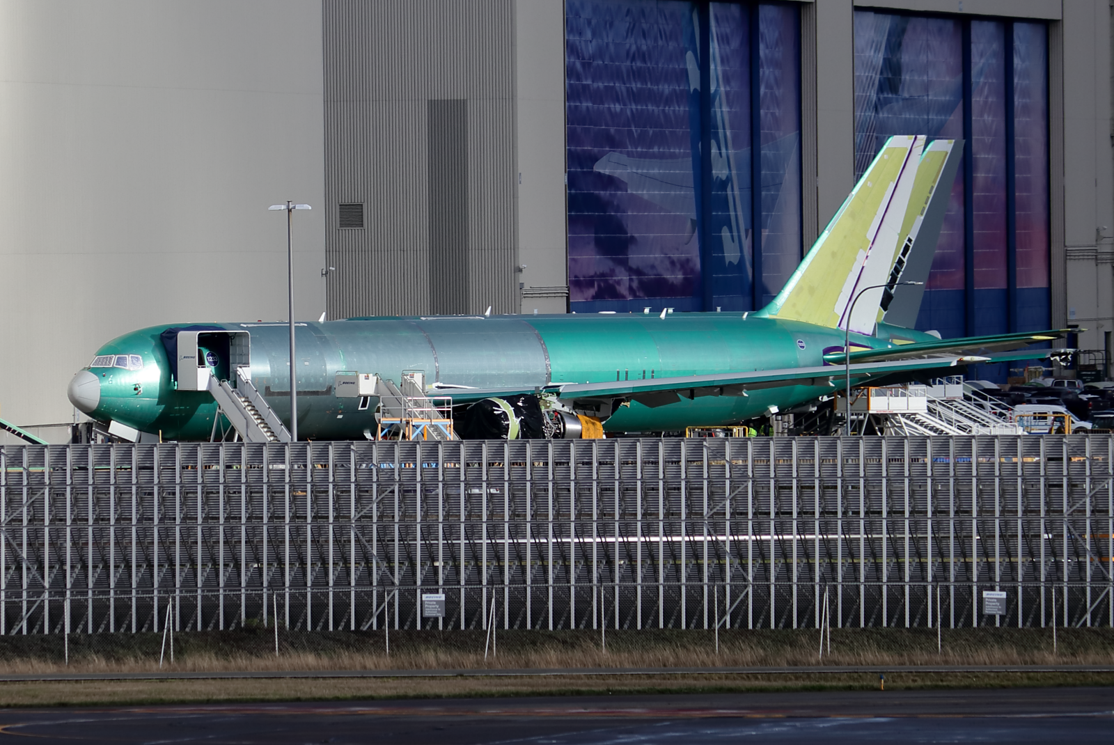 FedEx 767 at KPAE Paine Field