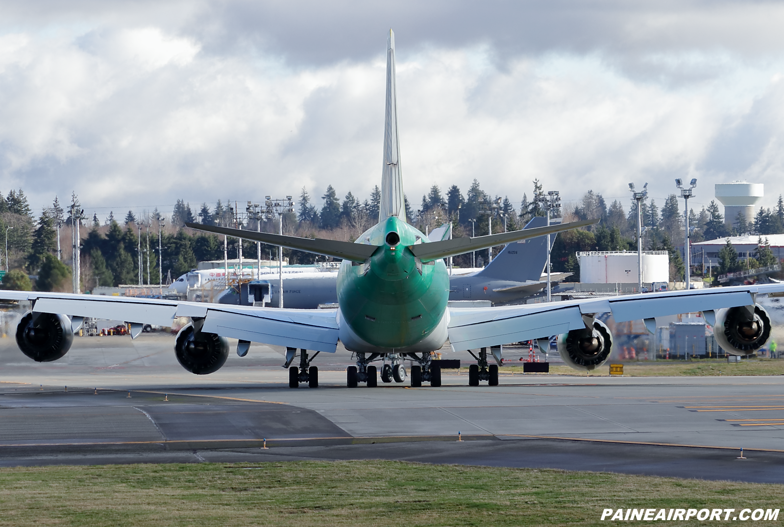 UPS 747-8F at KPAE Paine Field