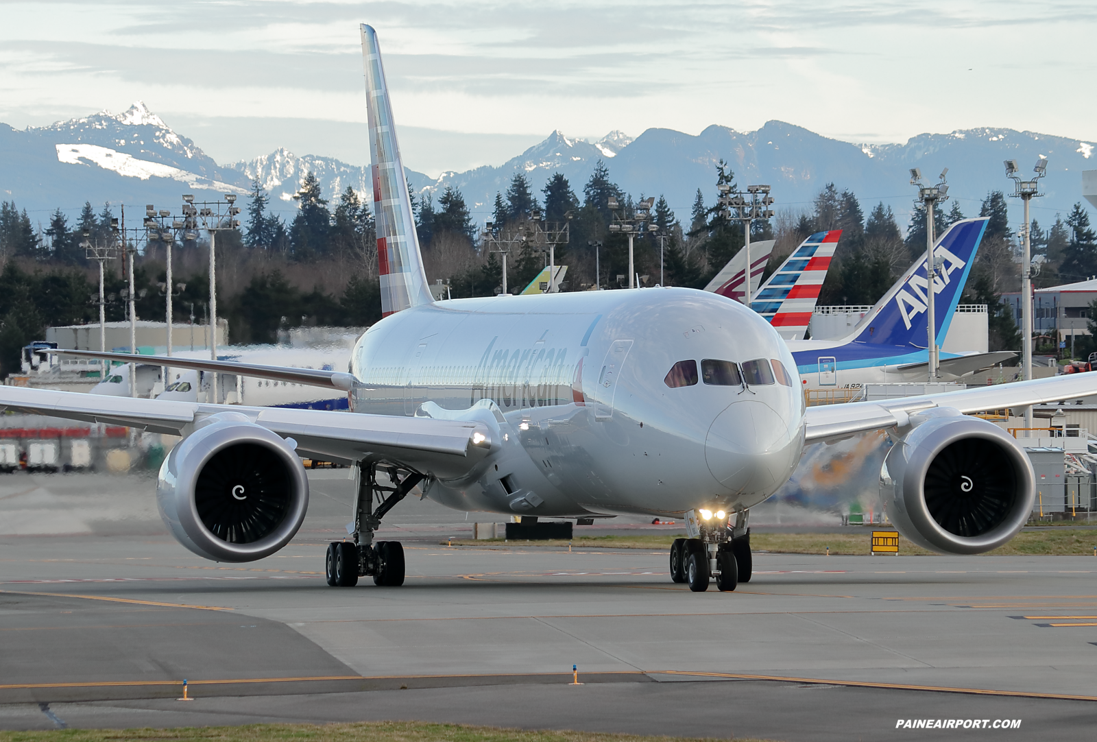 American Airlines 787-8 N874AN at KPAE Paine Field