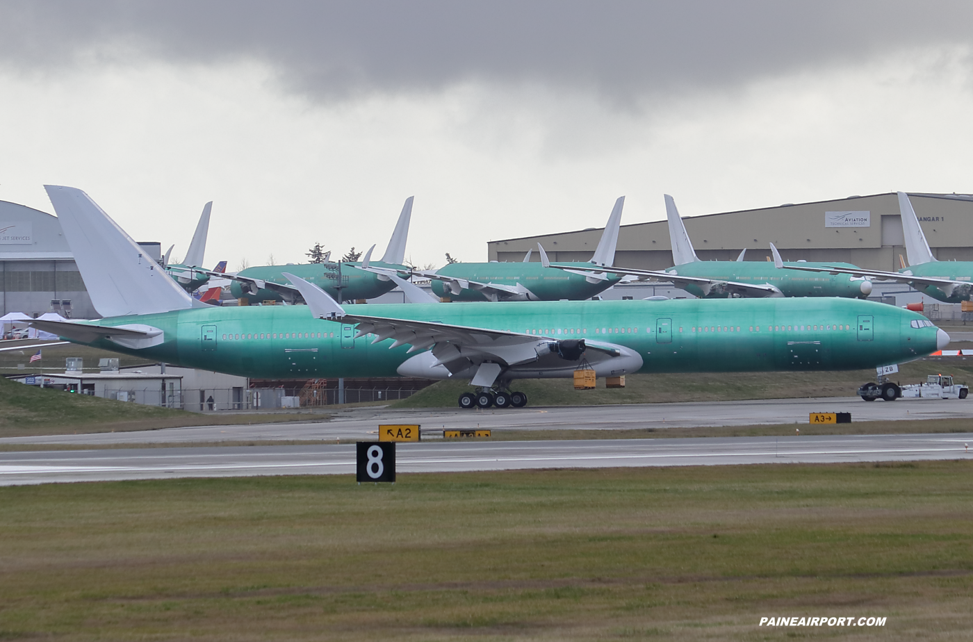 Emirates 777-9 at KPAE Paine Field