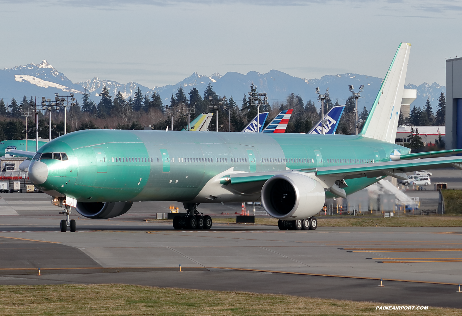 KLM 777 at KPAE Paine Field