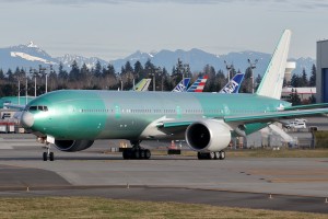 KLM 777 at KPAE
