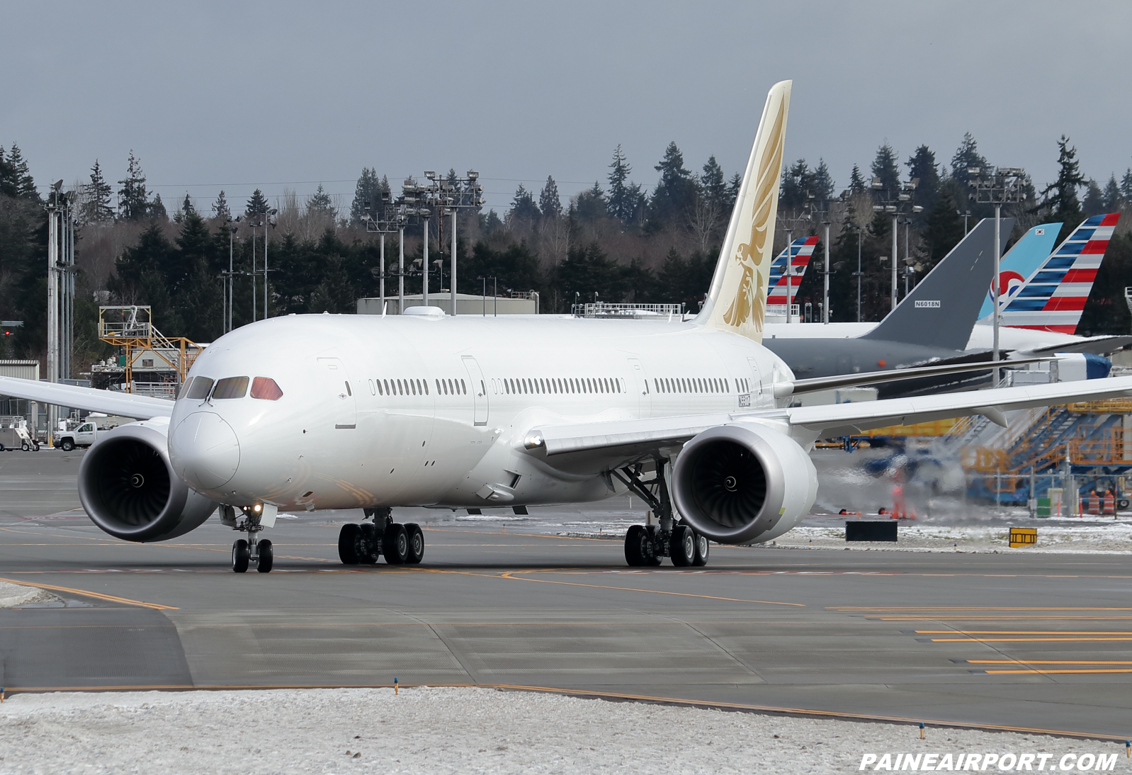 Gulf Air 787-9 at KPAE Paine Field 