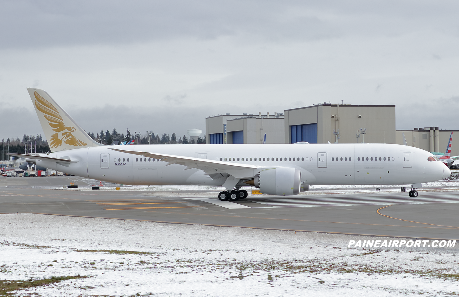 Gulf Air 787-9 at KPAE Paine Field 