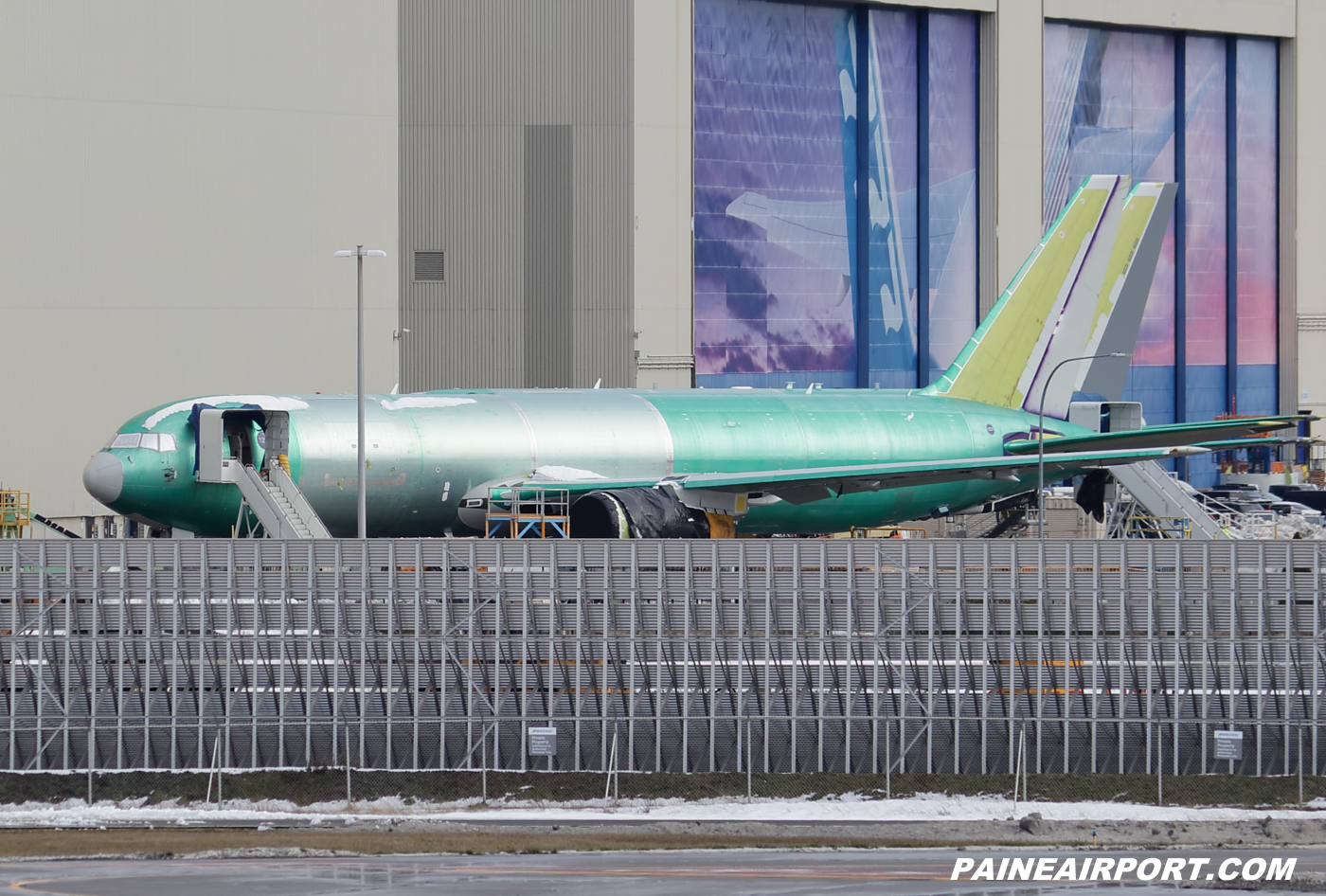 FedEx 767 at KPAE Paine Field