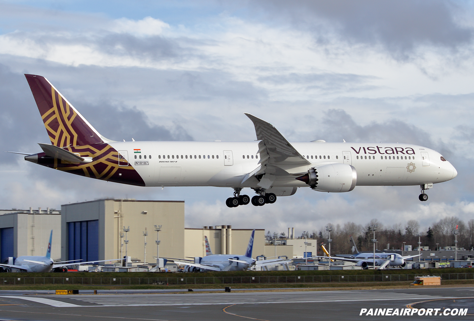 Vistara 787-9 VT-TSH at KPAE Paine Field