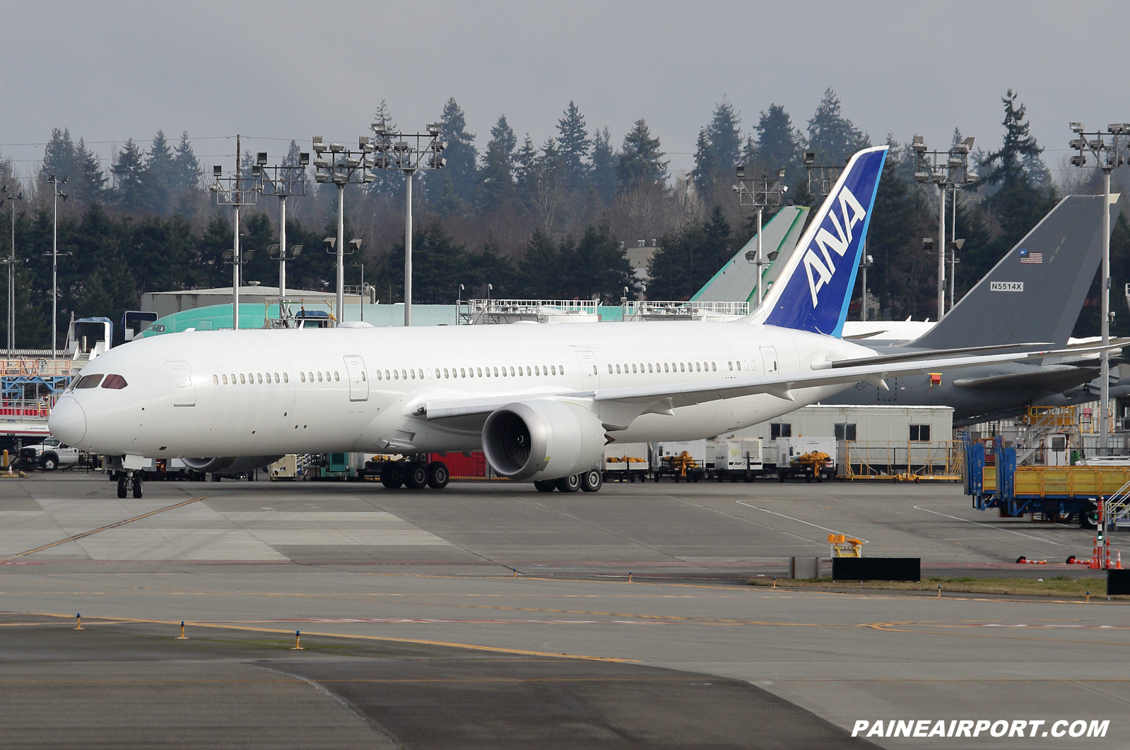 ANA 787-9 at KPAE Paine Field